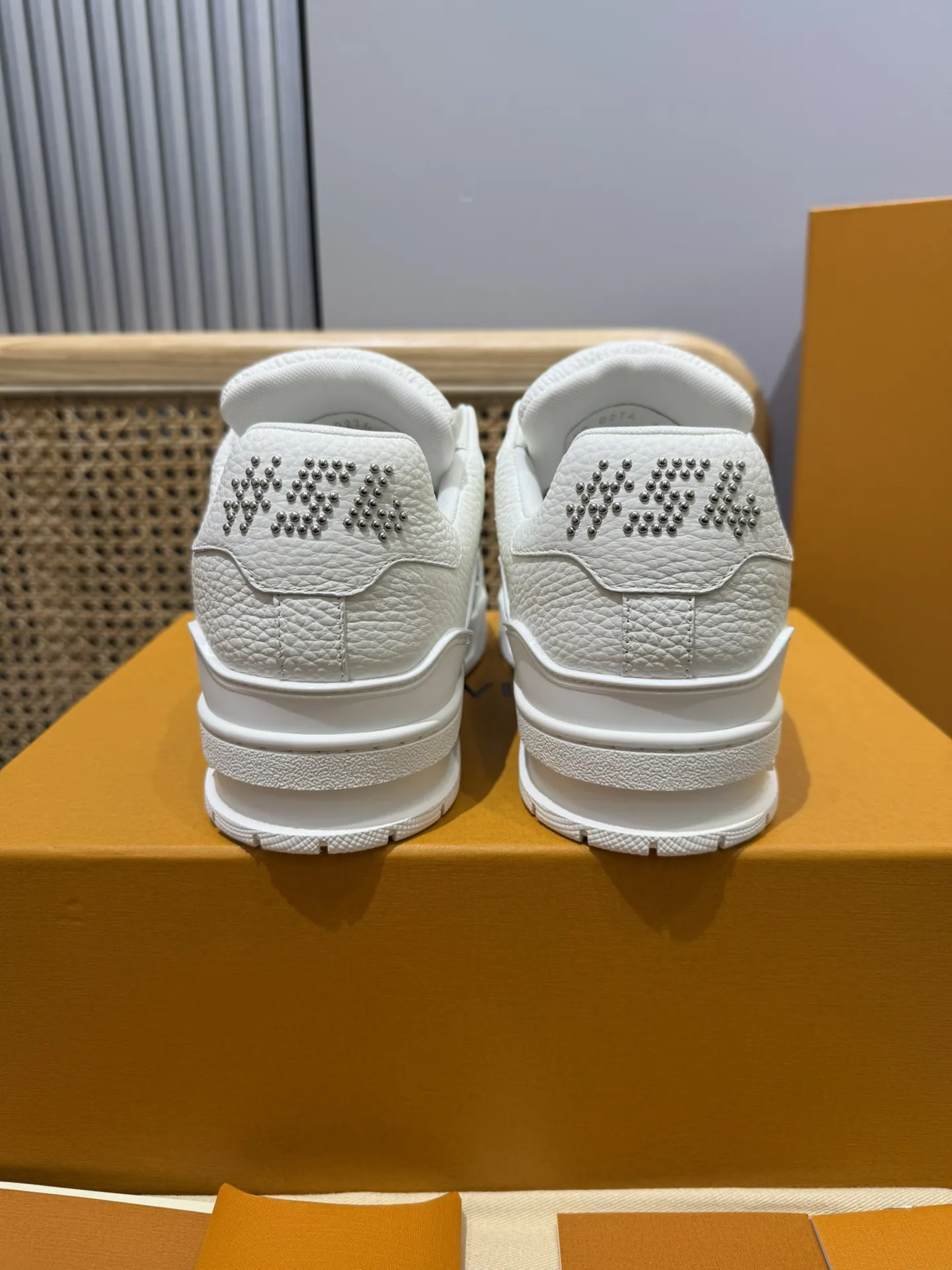 FreshLook Louis Vuitton Trainer Sneakers White Couple Style – Replica Shoes & Louis Vuitton Fake 421