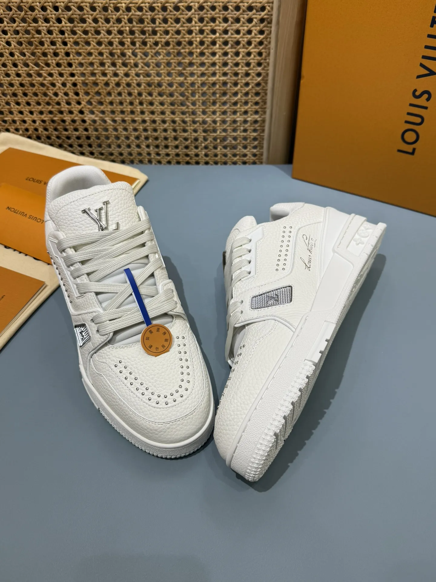 FreshLook Louis Vuitton Trainer Sneakers White Couple Style – Replica Shoes & Louis Vuitton Fake 421