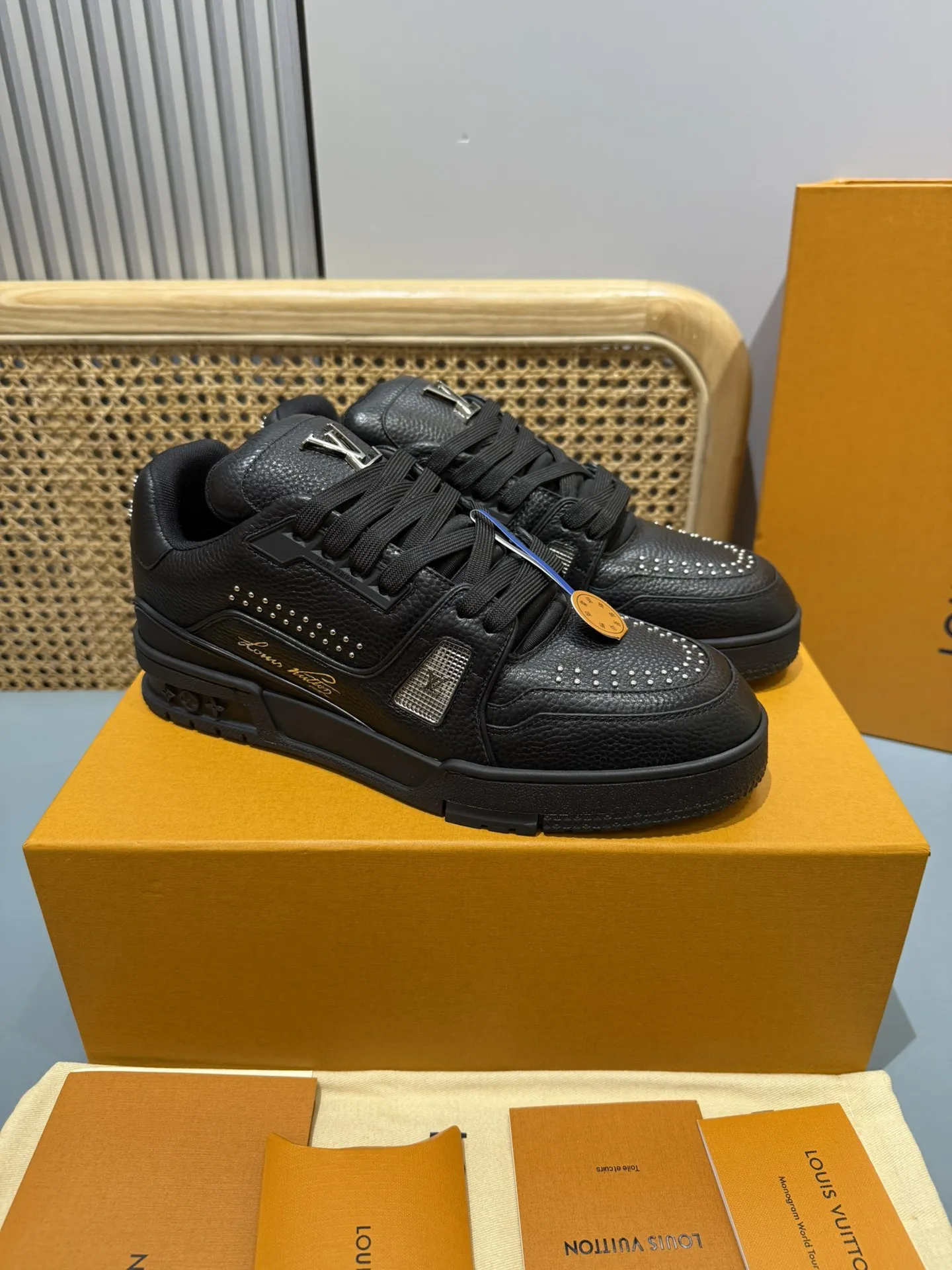Comfortable Louis Vuitton Trainer Studded Black Sneakers – Replica Shoes & Louis Vuitton Fake Collection 414