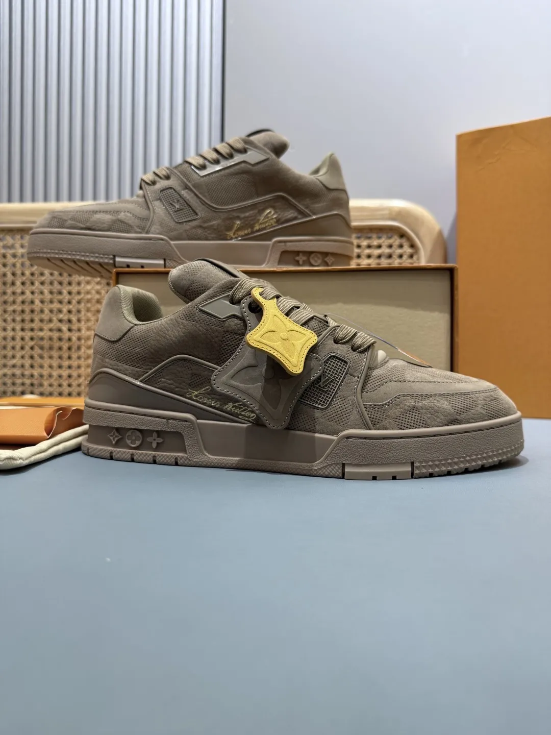 Louis Vuitton Trainer Taupe Suede Sneakers –  Replica Shoes & Louis Vuitton Fake Thermal 451