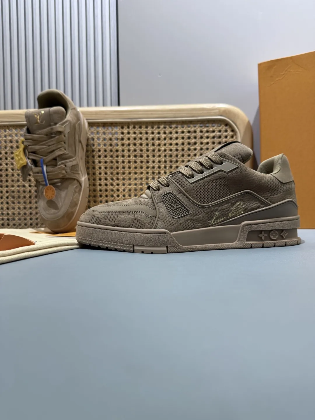 Louis Vuitton Trainer Taupe Suede Sneakers –  Replica Shoes & Louis Vuitton Fake Thermal 451