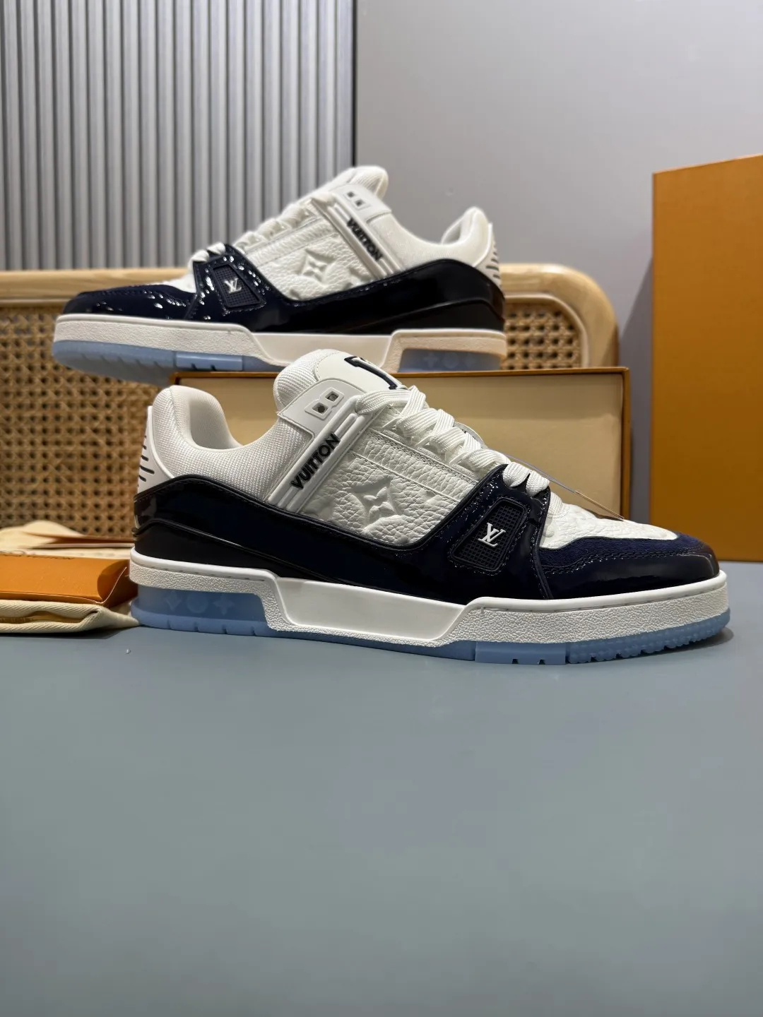 Trendsetting Louis Vuitton Trainer White Blue Patent Leather – Replica Shoes & Louis Vuitton Fake 375