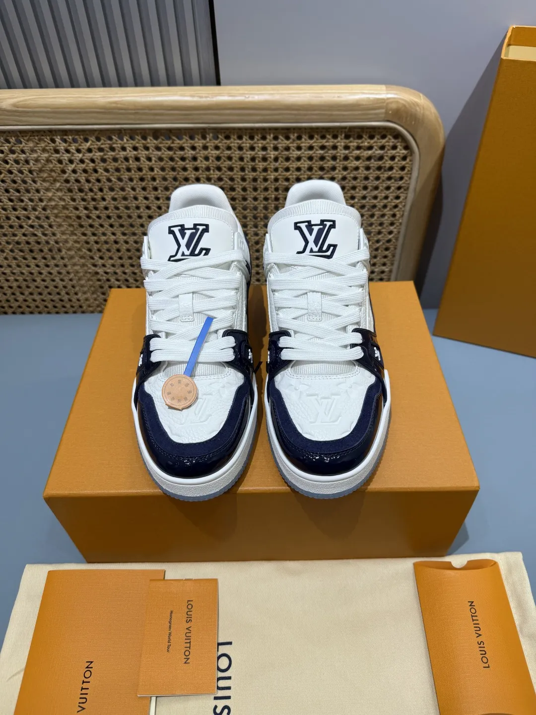 Trendsetting Louis Vuitton Trainer White Blue Patent Leather – Replica Shoes & Louis Vuitton Fake 375