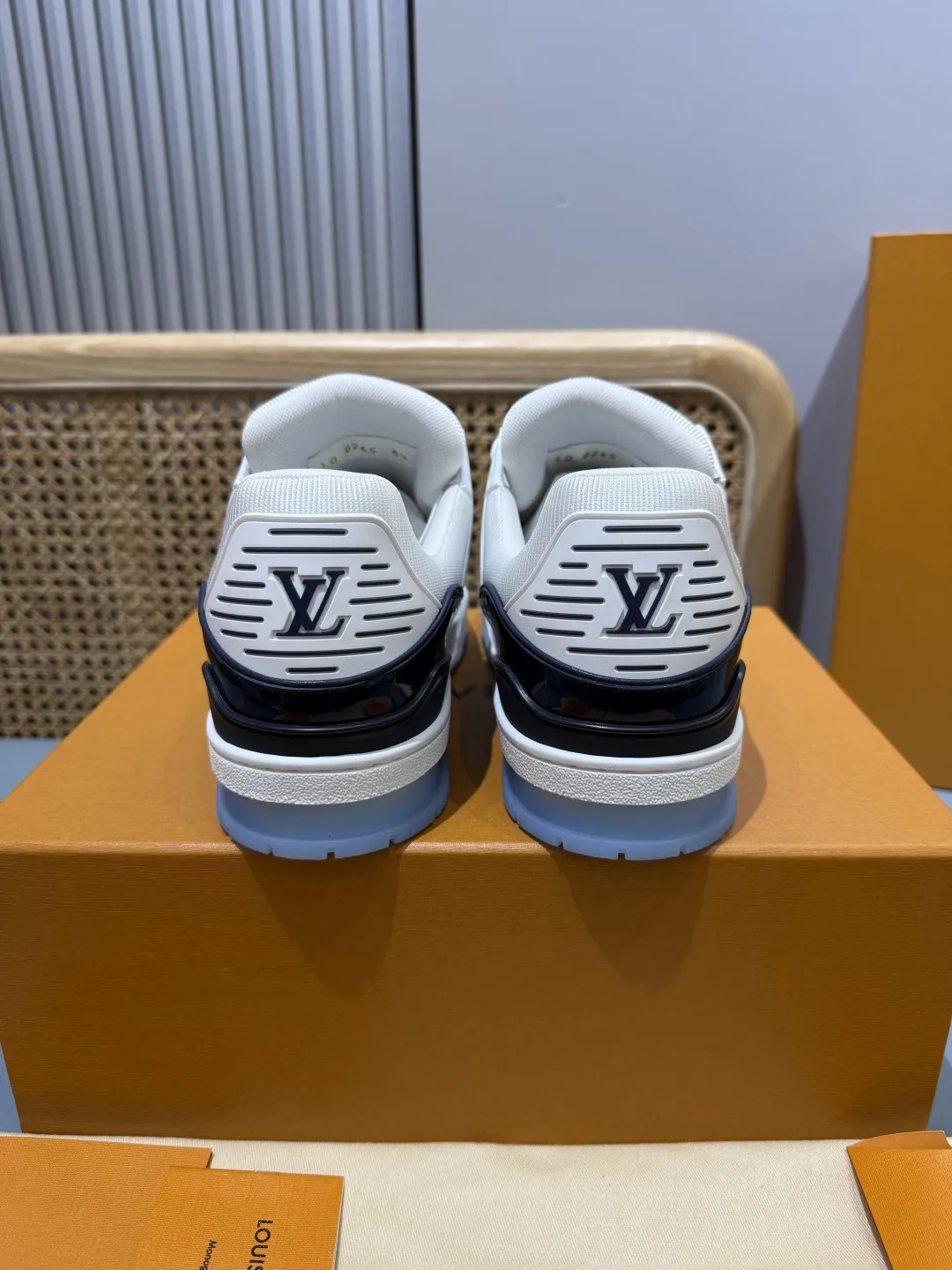 Trendsetting Louis Vuitton Trainer White Blue Patent Leather – Replica Shoes & Louis Vuitton Fake 375
