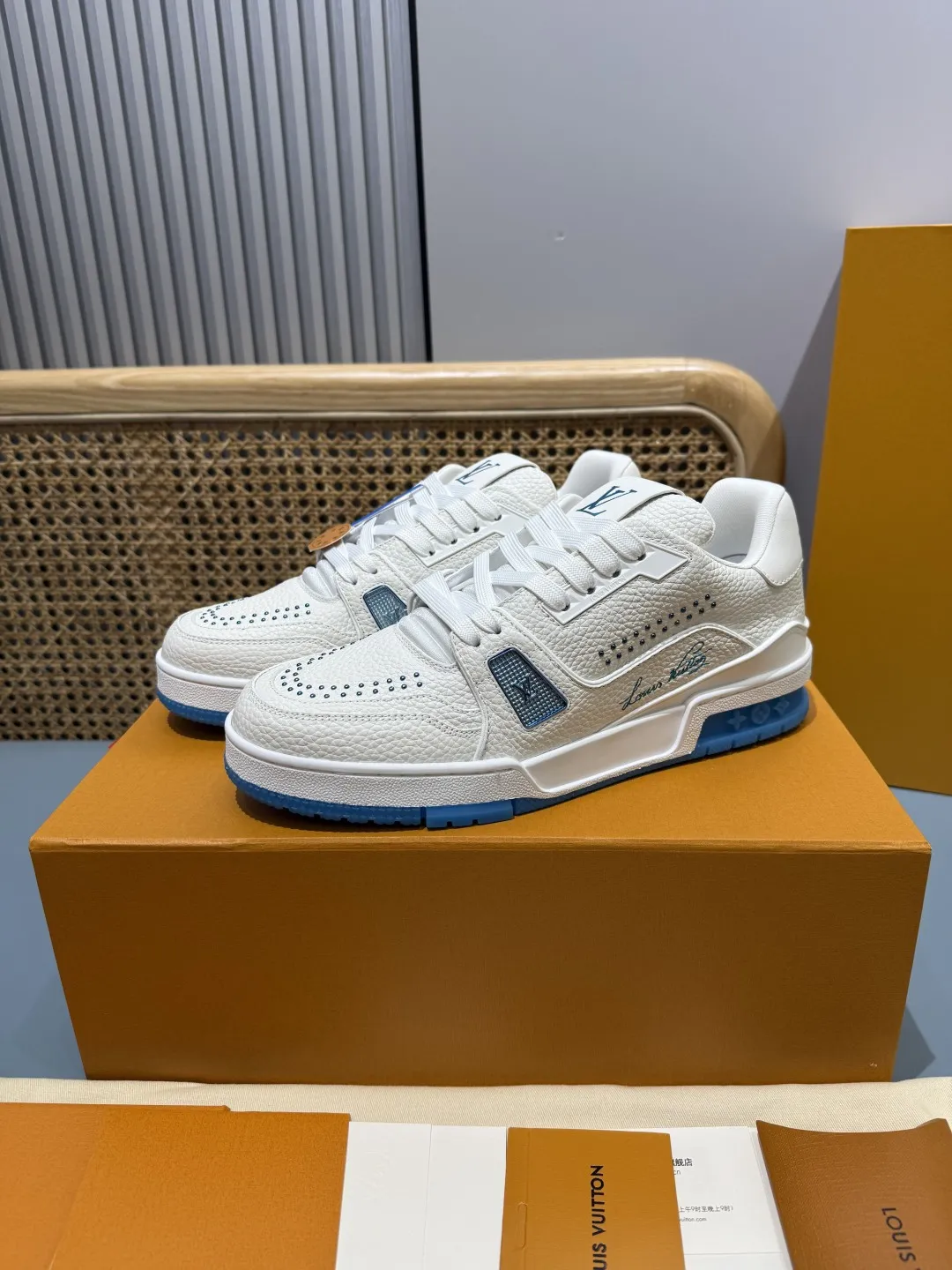 Durable Louis Vuitton Trainer White Blue Replica Shoes –  Rep Shoes 388