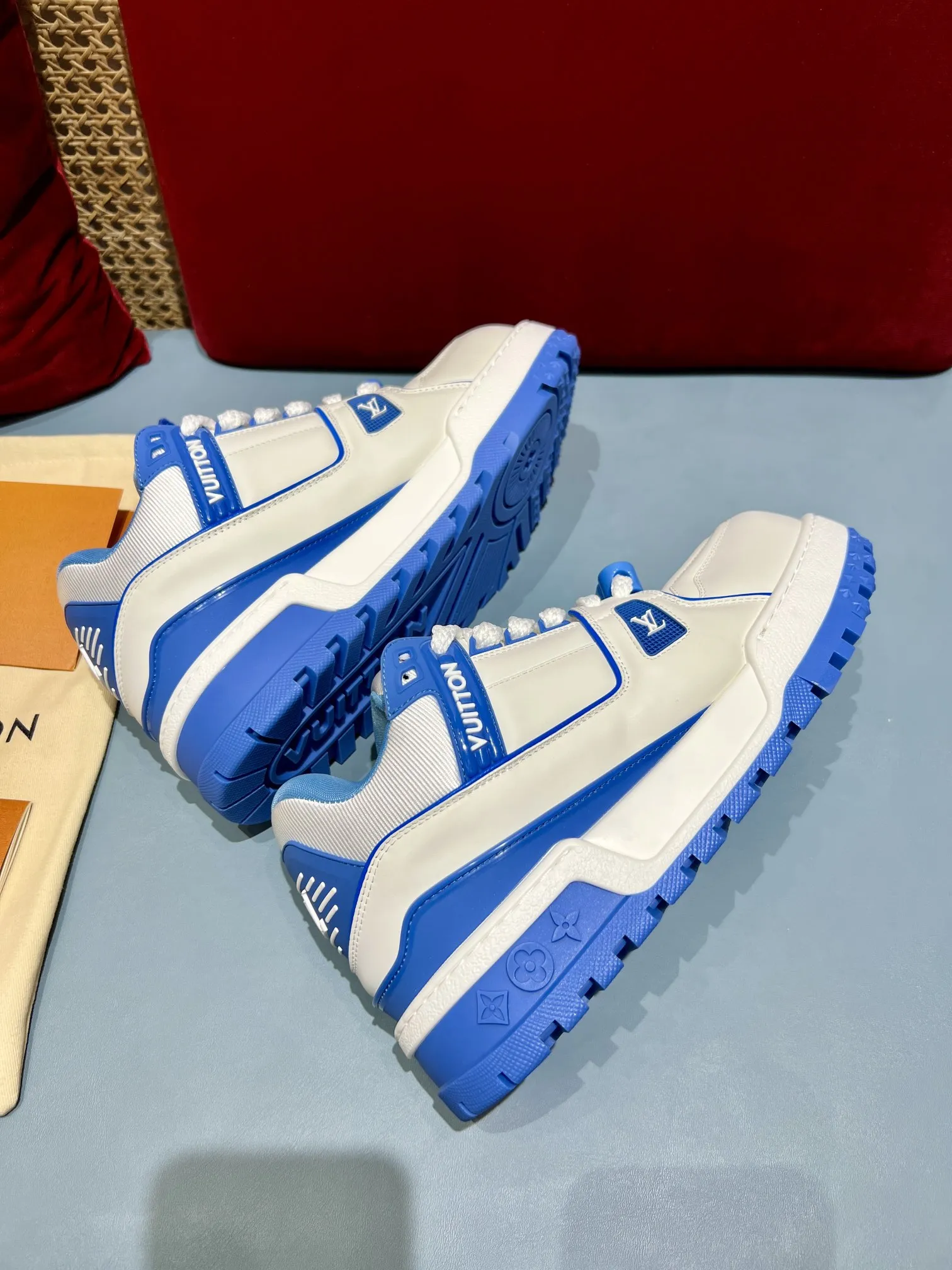 Louis Vuitton Trainer White Blue Replica Shoes –  Rep Sneakers TechFriendly 358