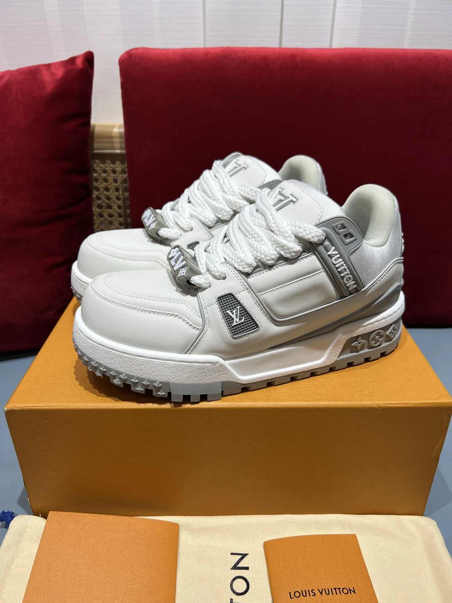 FlexibleFit Louis Vuitton Trainer White  Replica Shoes with Rep Shoes Design 359