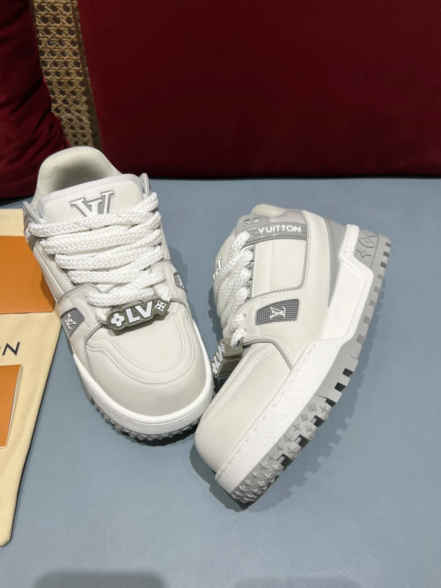 FlexibleFit Louis Vuitton Trainer White  Replica Shoes with Rep Shoes Design 359