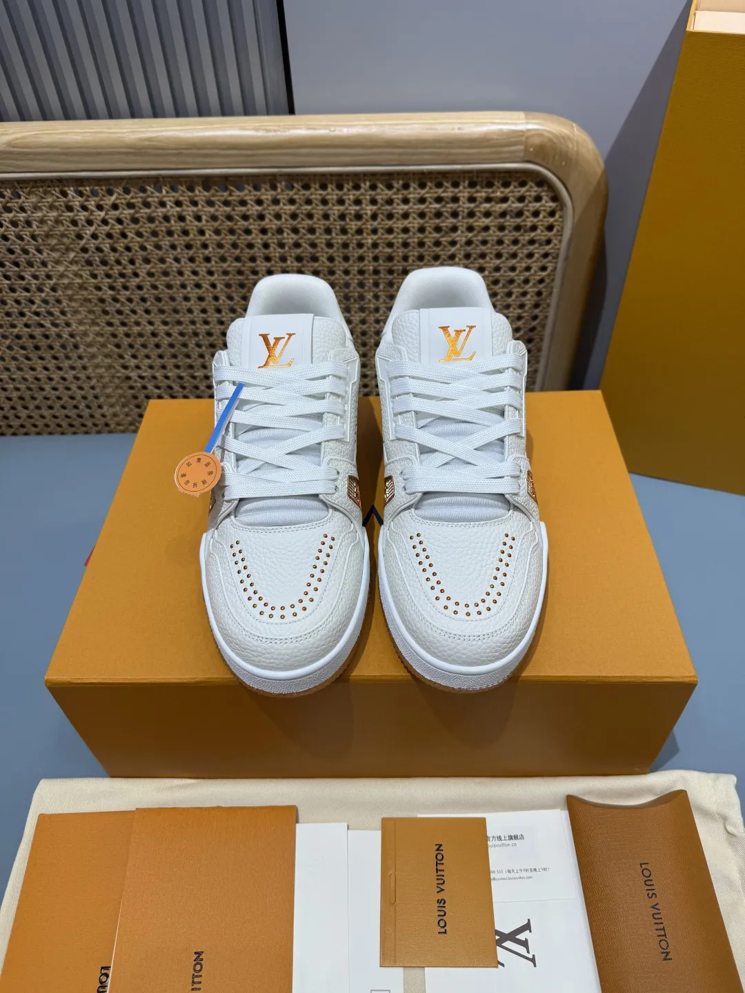 Louis Vuitton Trainer White  Sneakers – Premium Replica Shoes & Rep Footwear ComfortFit 389