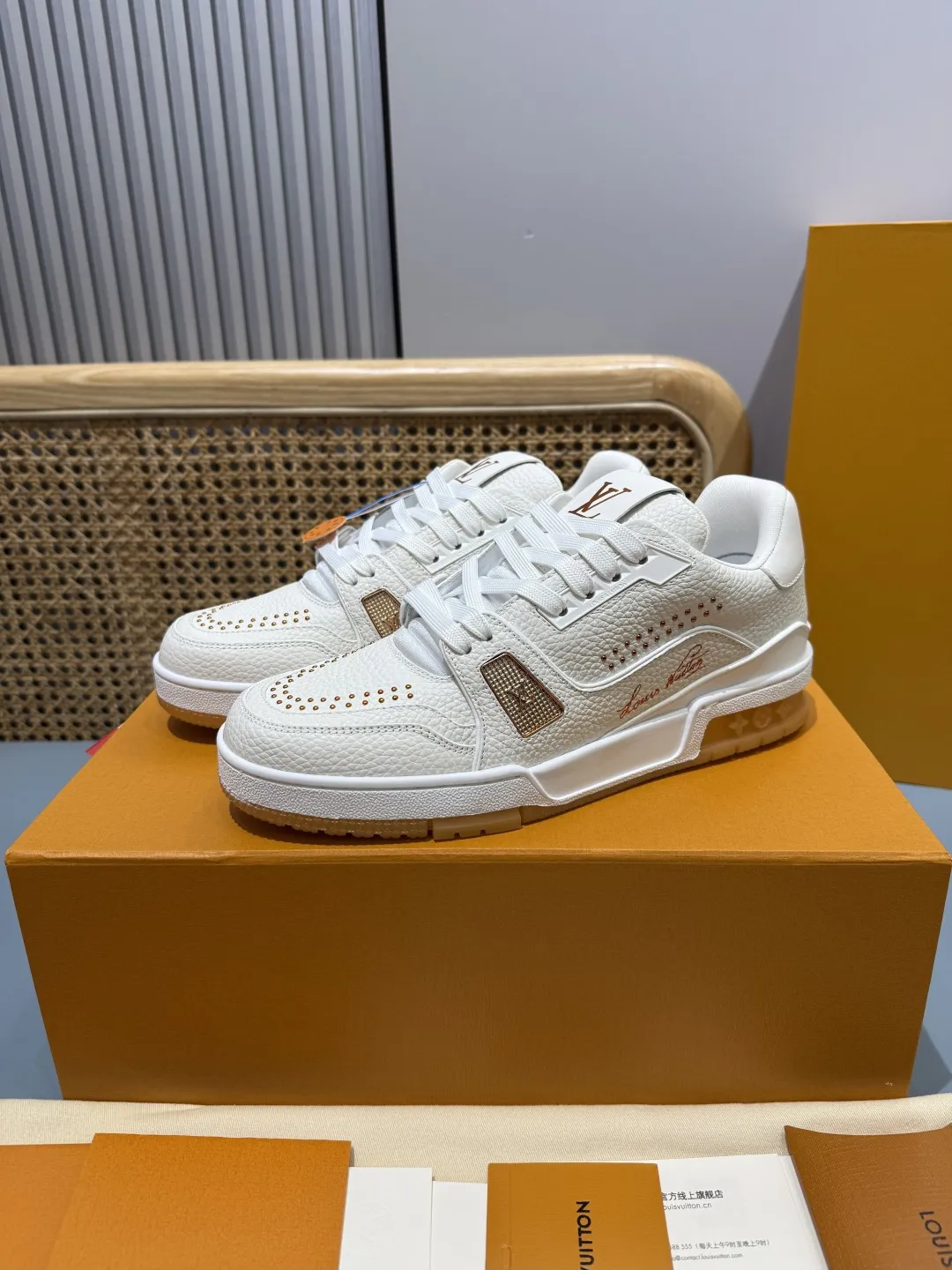 Louis Vuitton Trainer White  Sneakers – Premium Replica Shoes & Rep Footwear ComfortFit 389