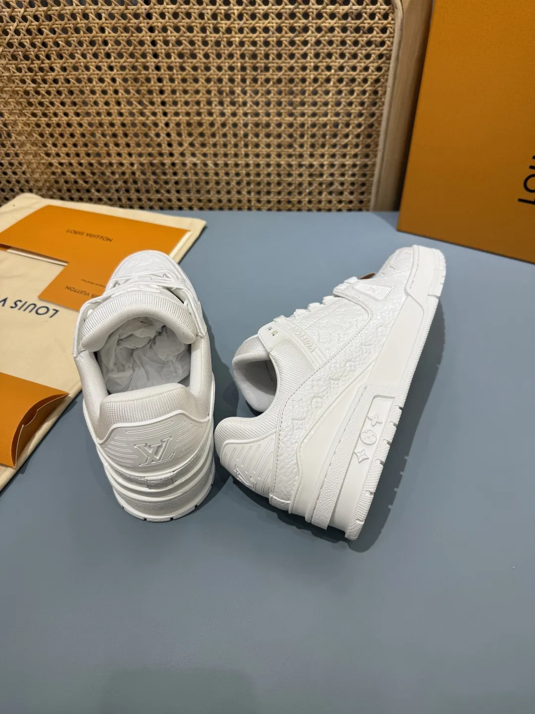 QuickDry Louis Vuitton Trainer White  Sneakers – Replica LV Style Rep Shoes 446