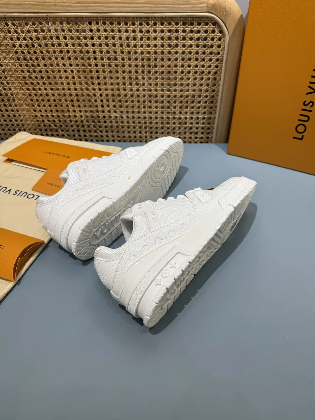 QuickDry Louis Vuitton Trainer White  Sneakers – Replica LV Style Rep Shoes 446