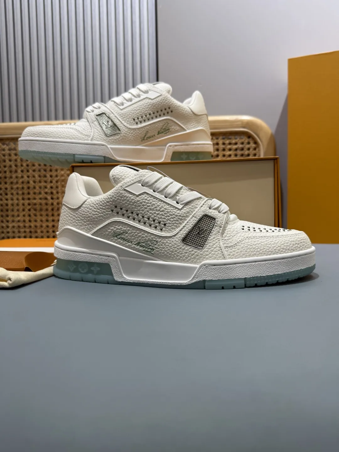 Louis Vuitton Trainer White  Sneakers – Replica Shoes & Louis Vuitton Fake Collection Compact 386