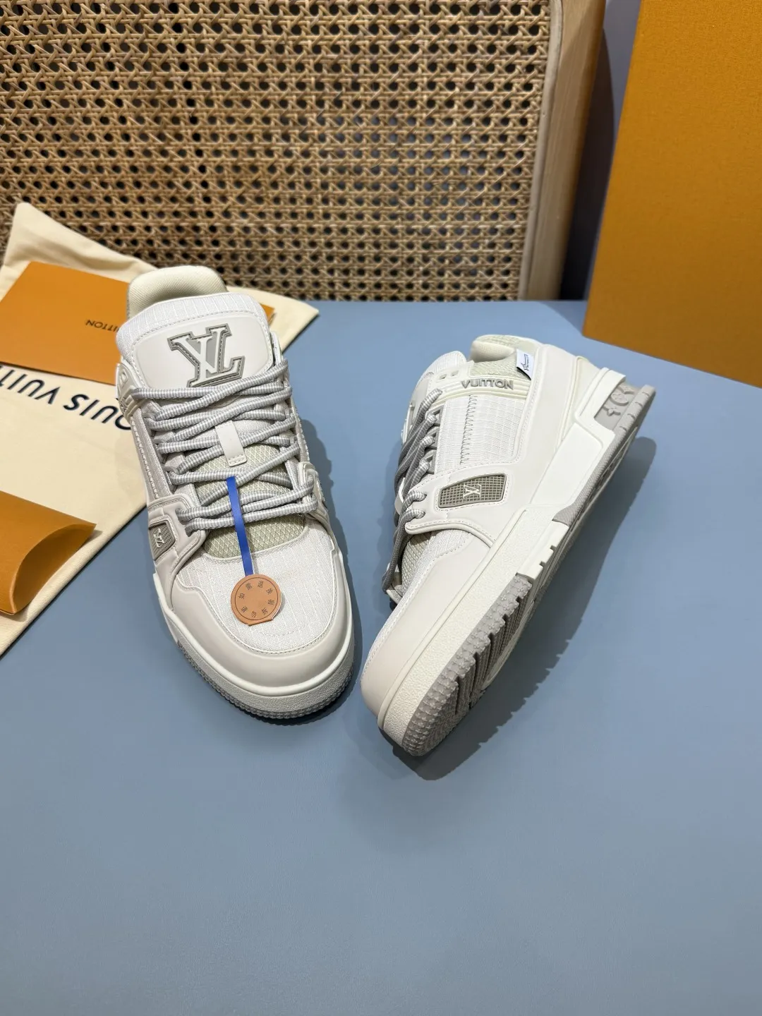 Louis Vuitton Trainer White  Sneakers – Replica Shoes & Louis Vuitton Fake Collection Compact 386