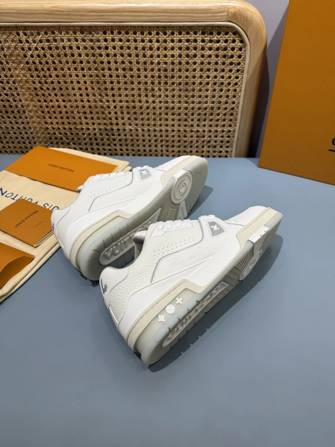 Louis Vuitton Trainer White  Sneakers – Replica Shoes & Louis Vuitton Fake Edition Reliable 393