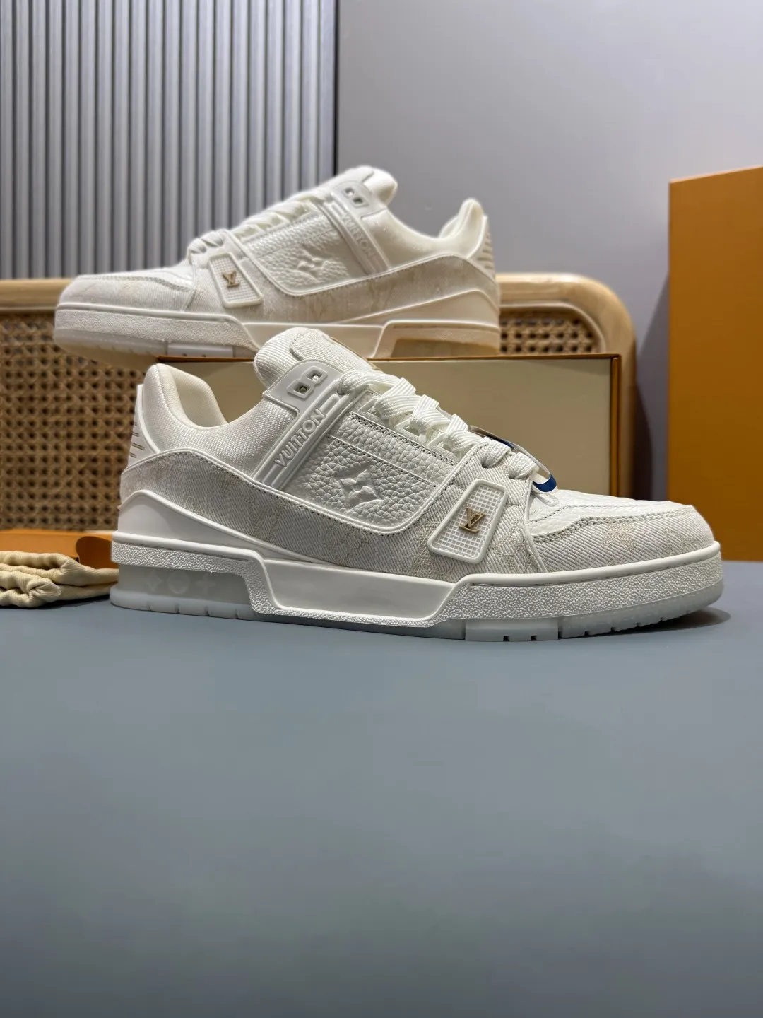Minimalist Louis Vuitton Trainer White  Sneakers – Replica Shoes & Louis Vuitton Replica 394
