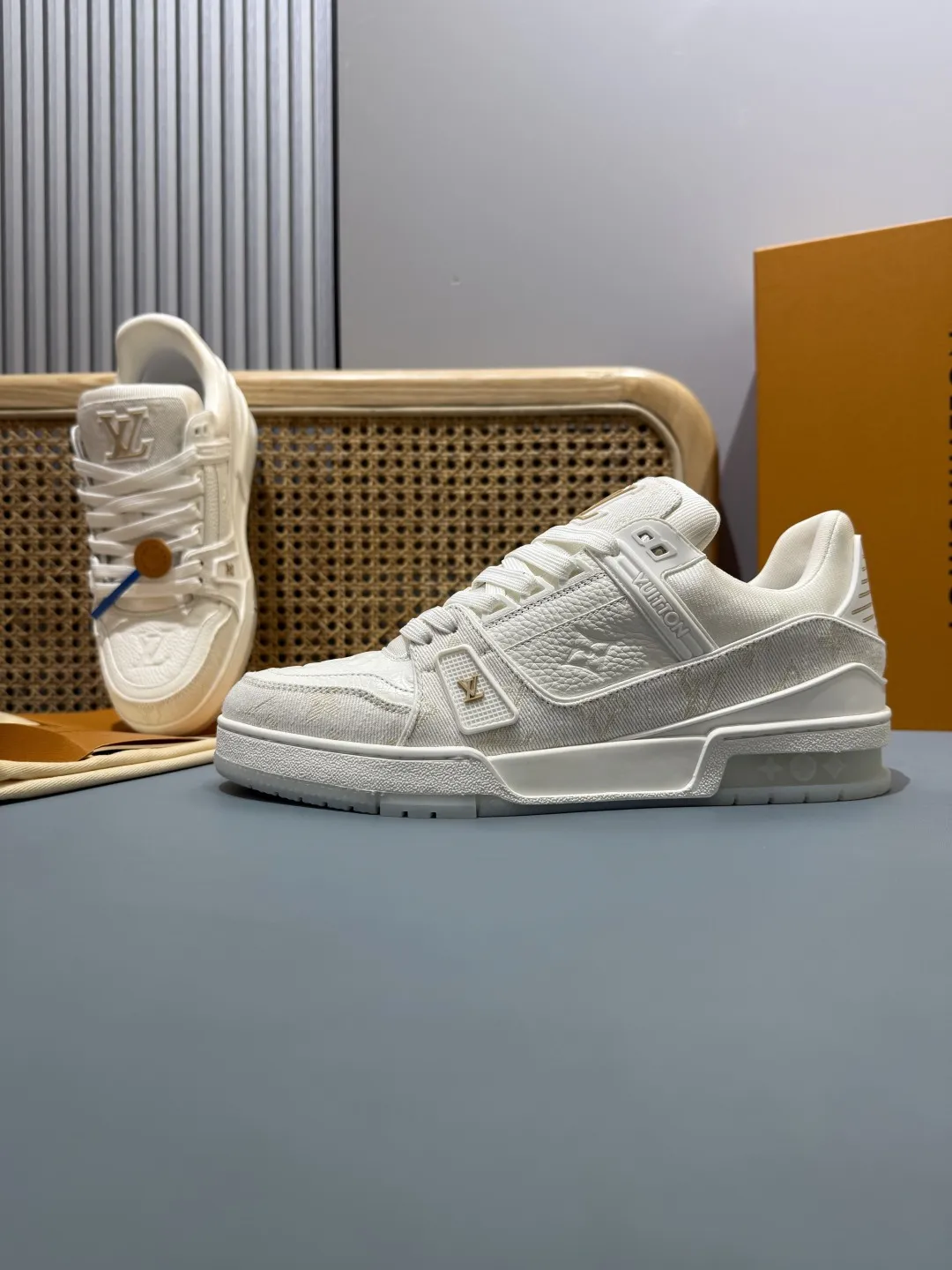 Minimalist Louis Vuitton Trainer White  Sneakers – Replica Shoes & Louis Vuitton Replica 394