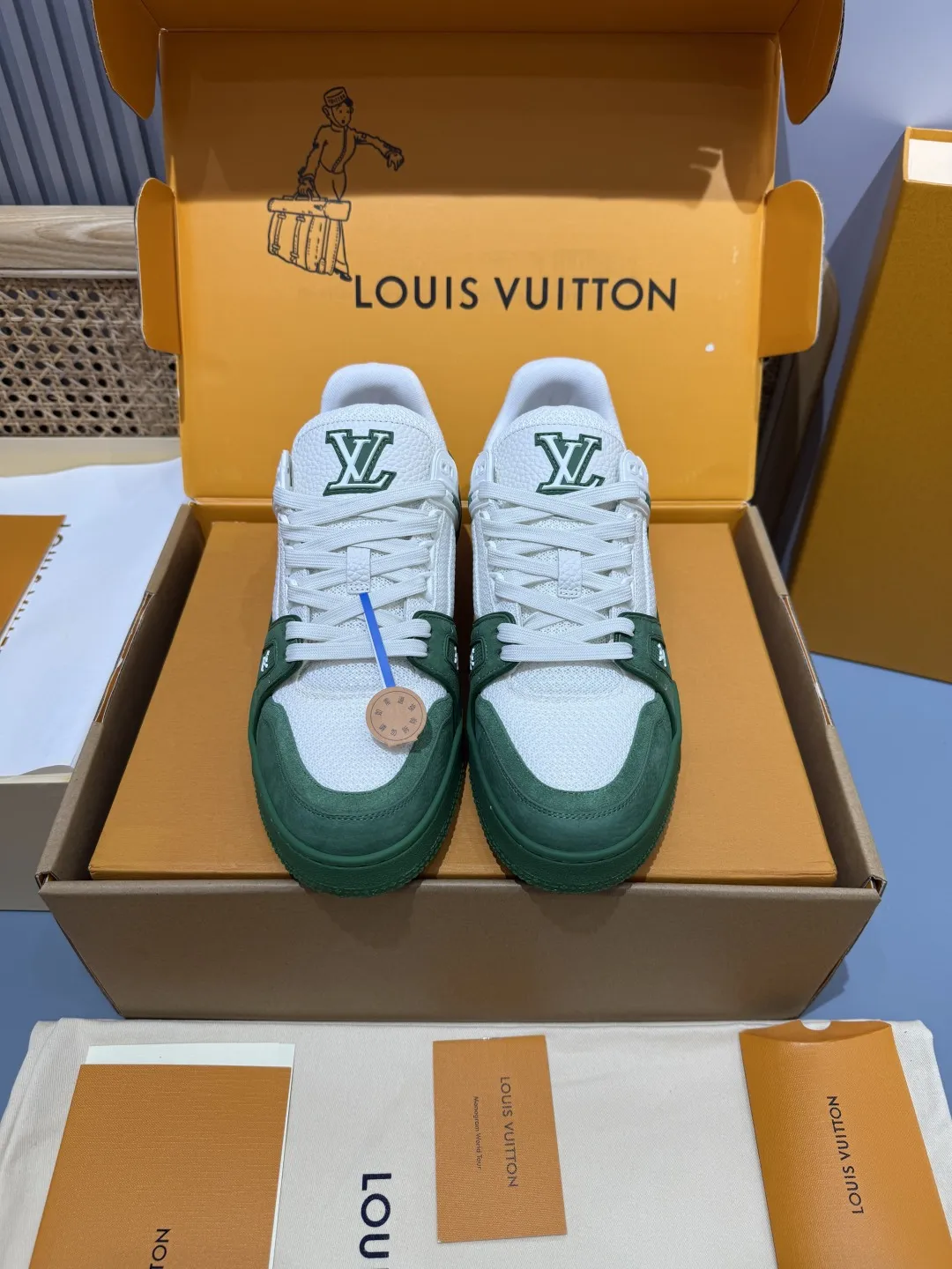 Modern Louis Vuitton Trainer White Green Low Top Rep Shoes –  Replica Shoes 411