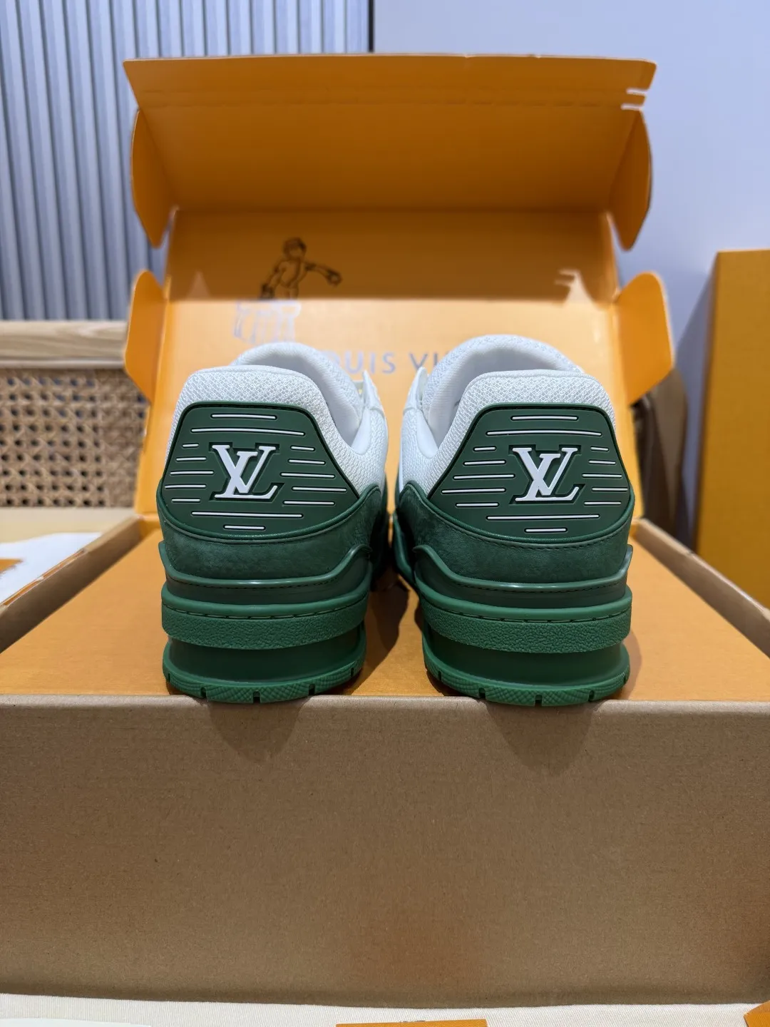 Modern Louis Vuitton Trainer White Green Low Top Rep Shoes –  Replica Shoes 411