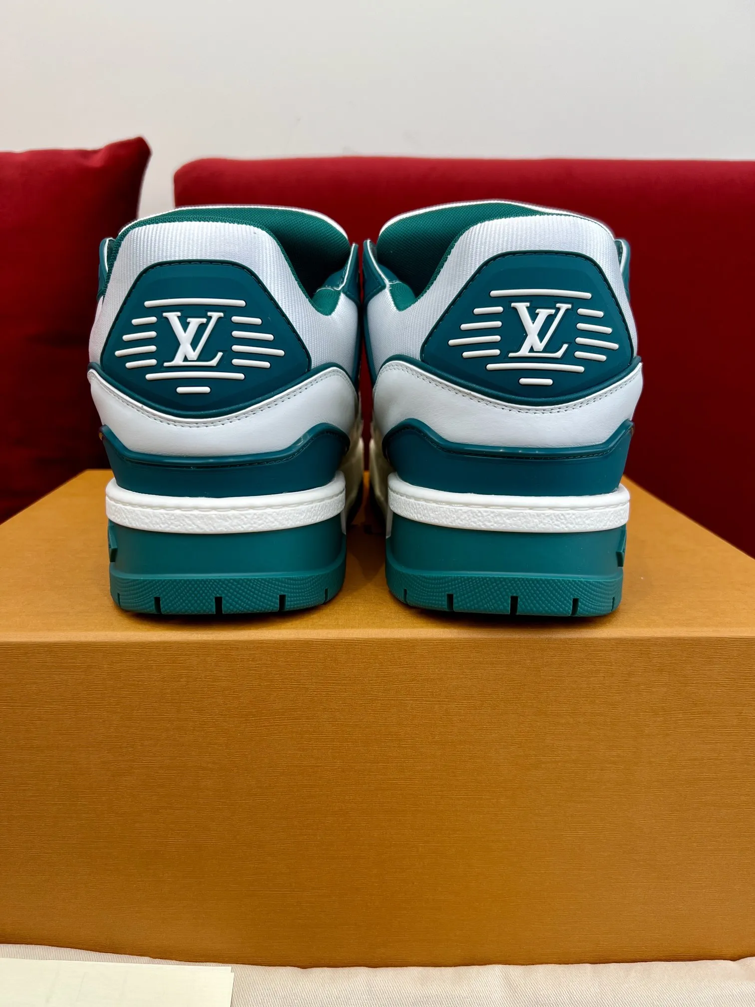 Lightweight Louis Vuitton Trainer White Green Replica Shoes –  Rep Sneakers 353