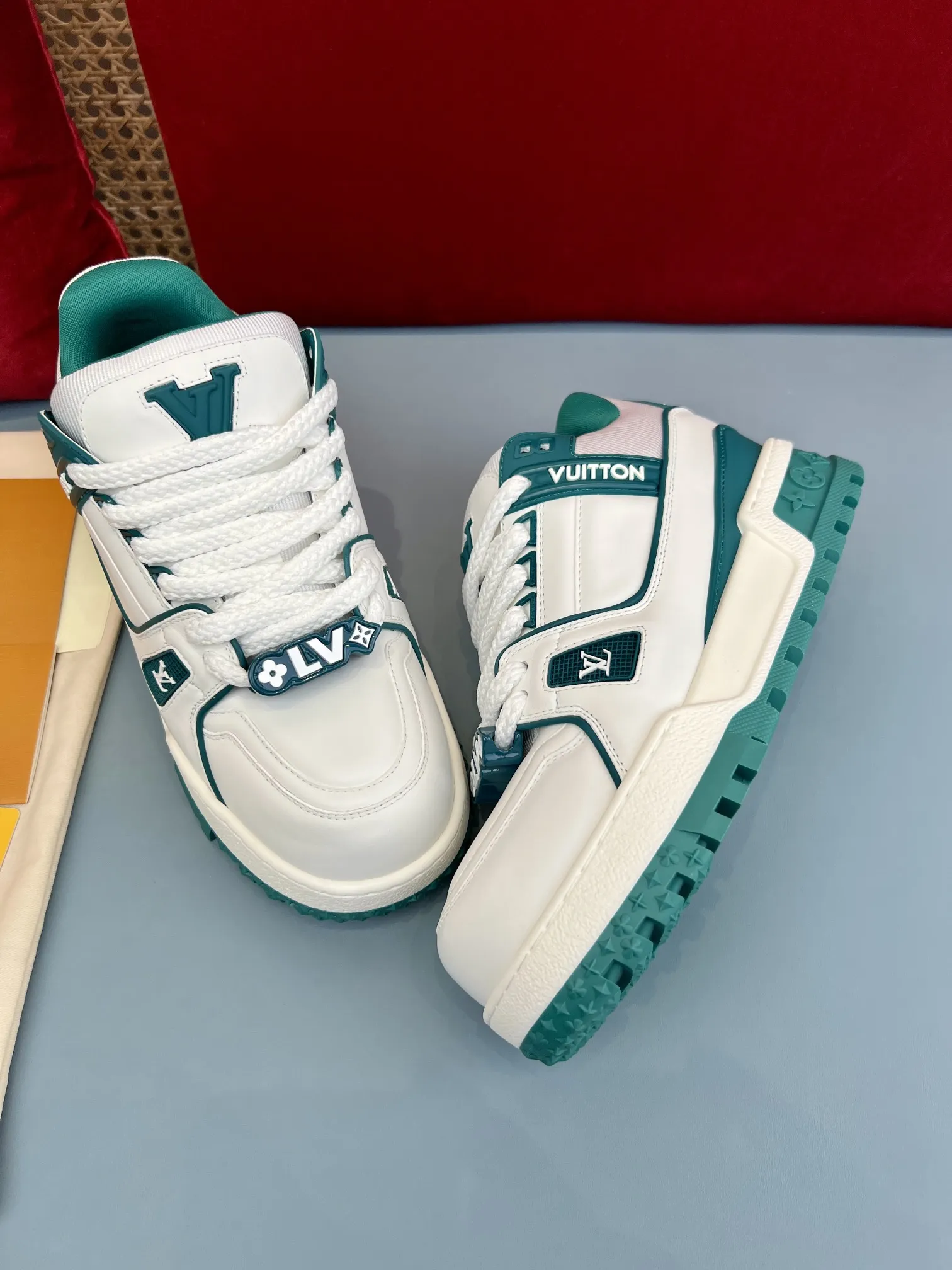 Lightweight Louis Vuitton Trainer White Green Replica Shoes –  Rep Sneakers 353