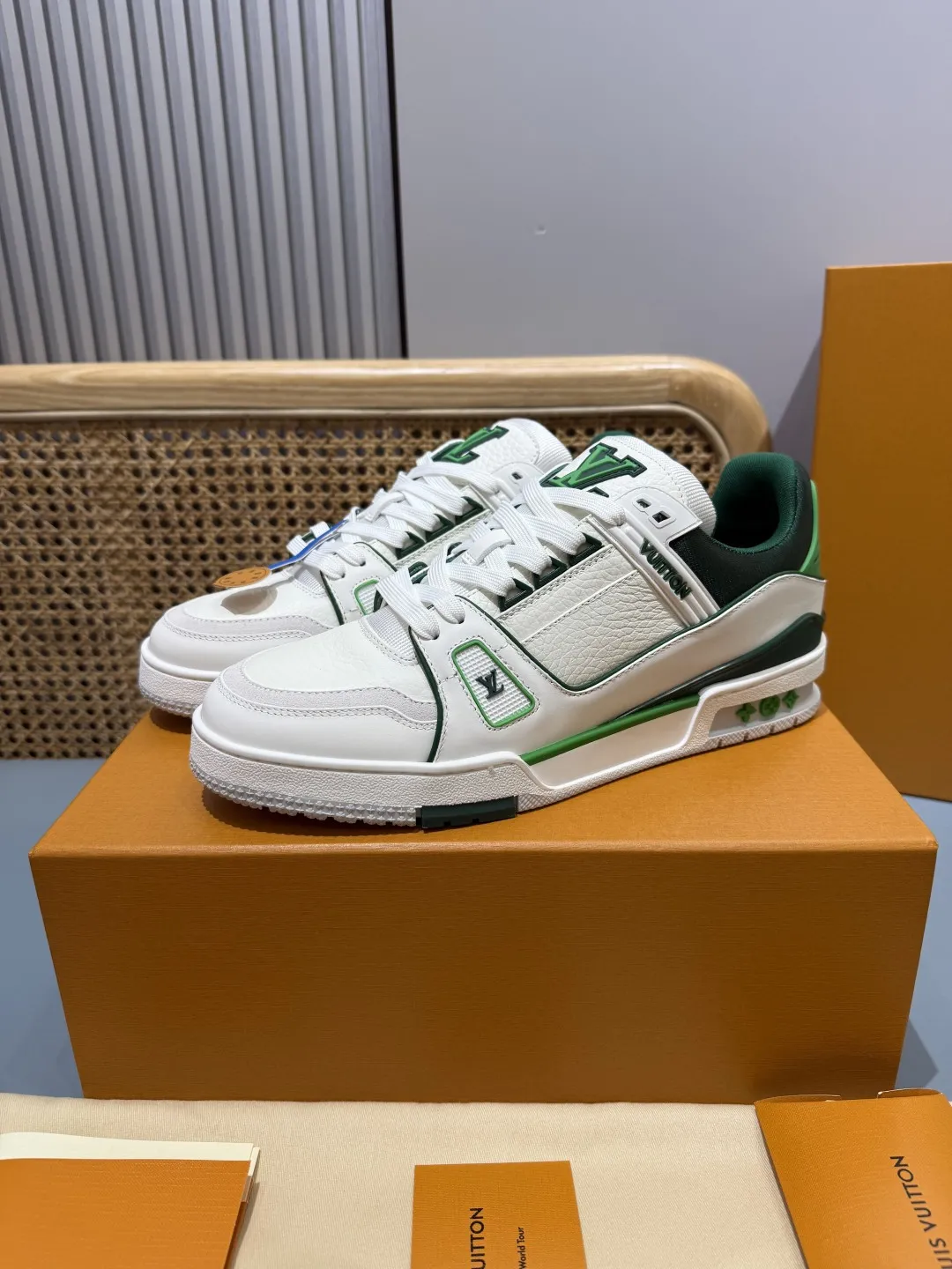 Neat Louis Vuitton Trainer White Green Replica Sneakers 383
