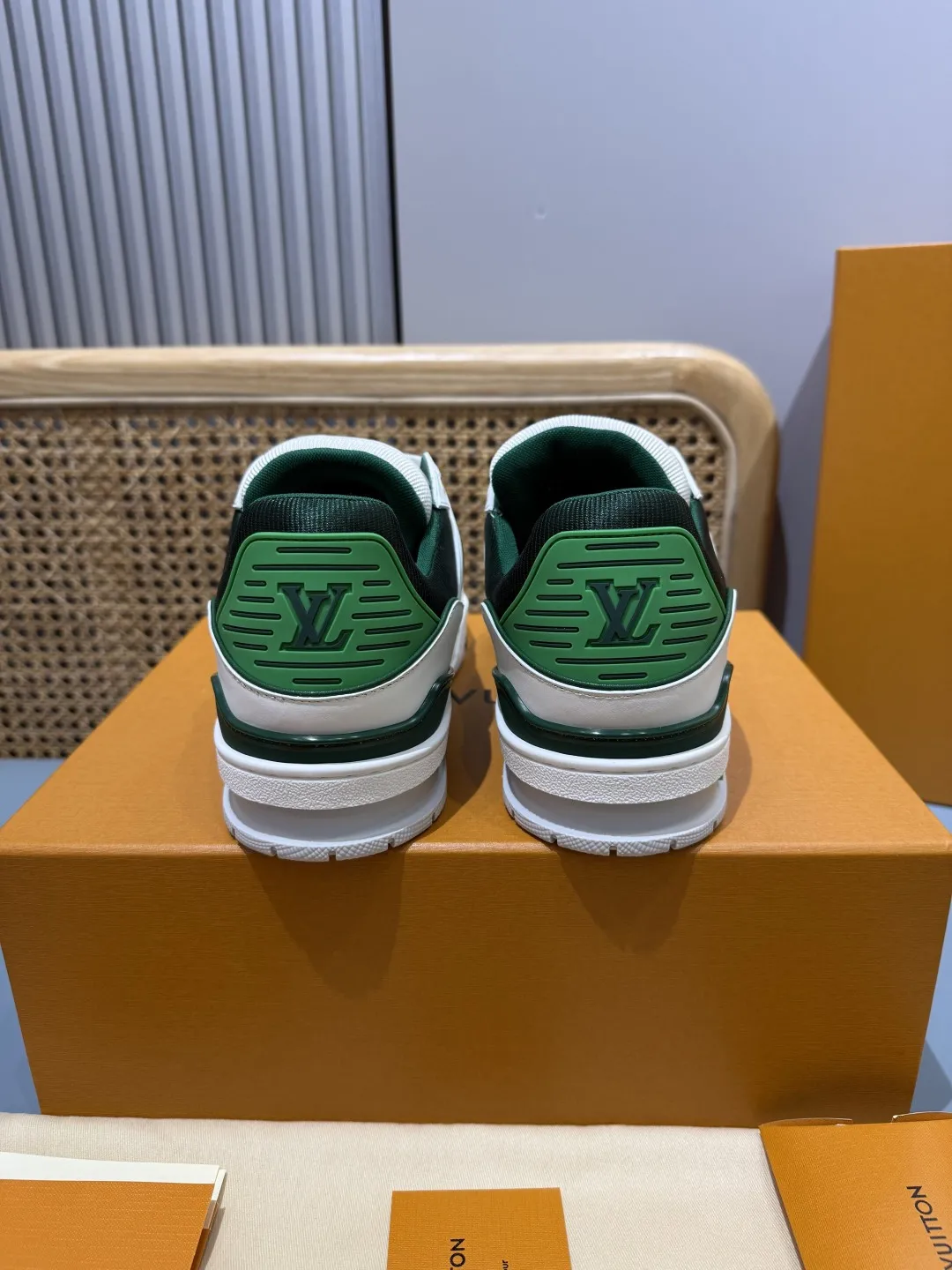 Neat Louis Vuitton Trainer White Green Replica Sneakers 383