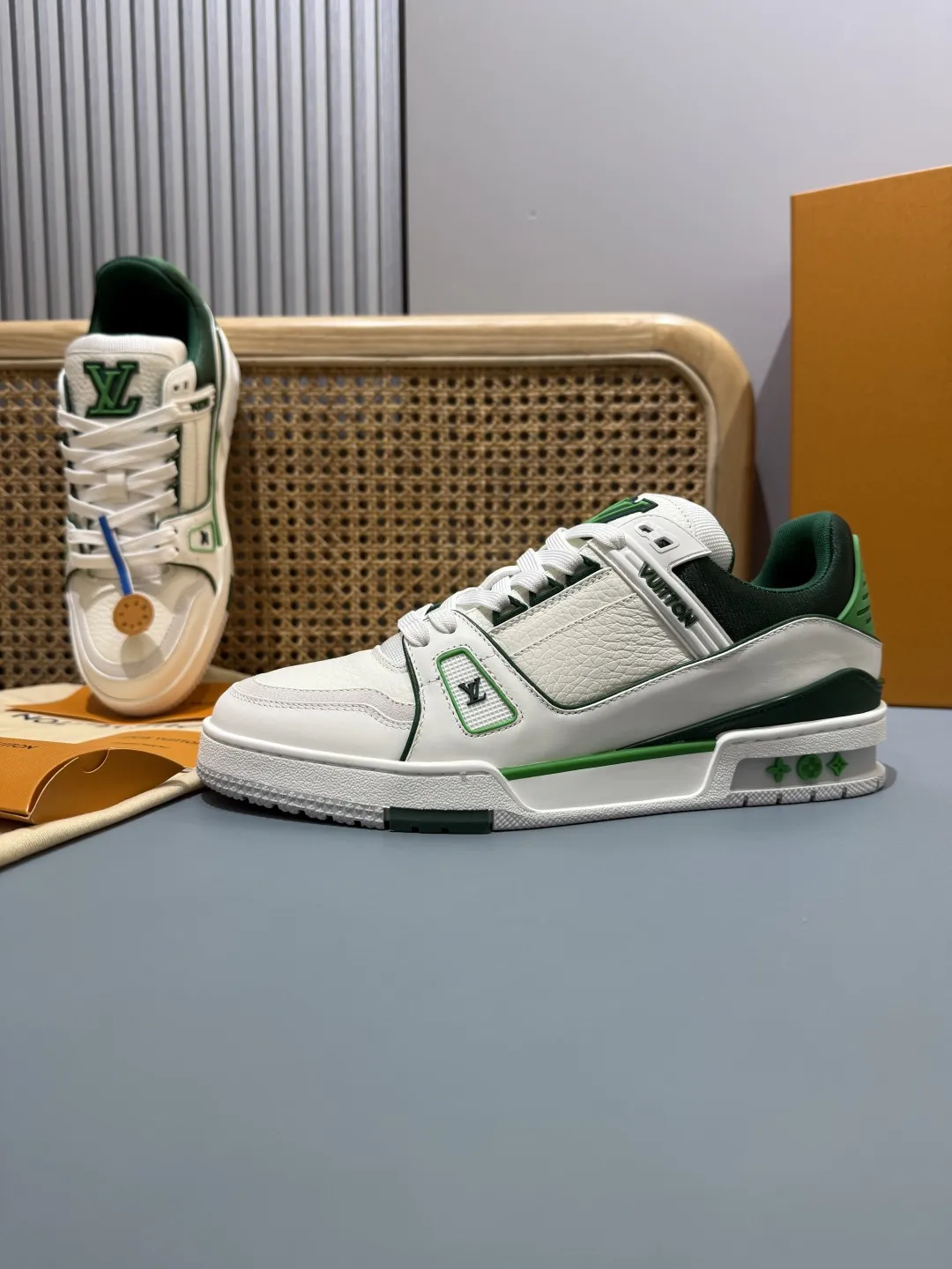 Neat Louis Vuitton Trainer White Green Replica Sneakers 383