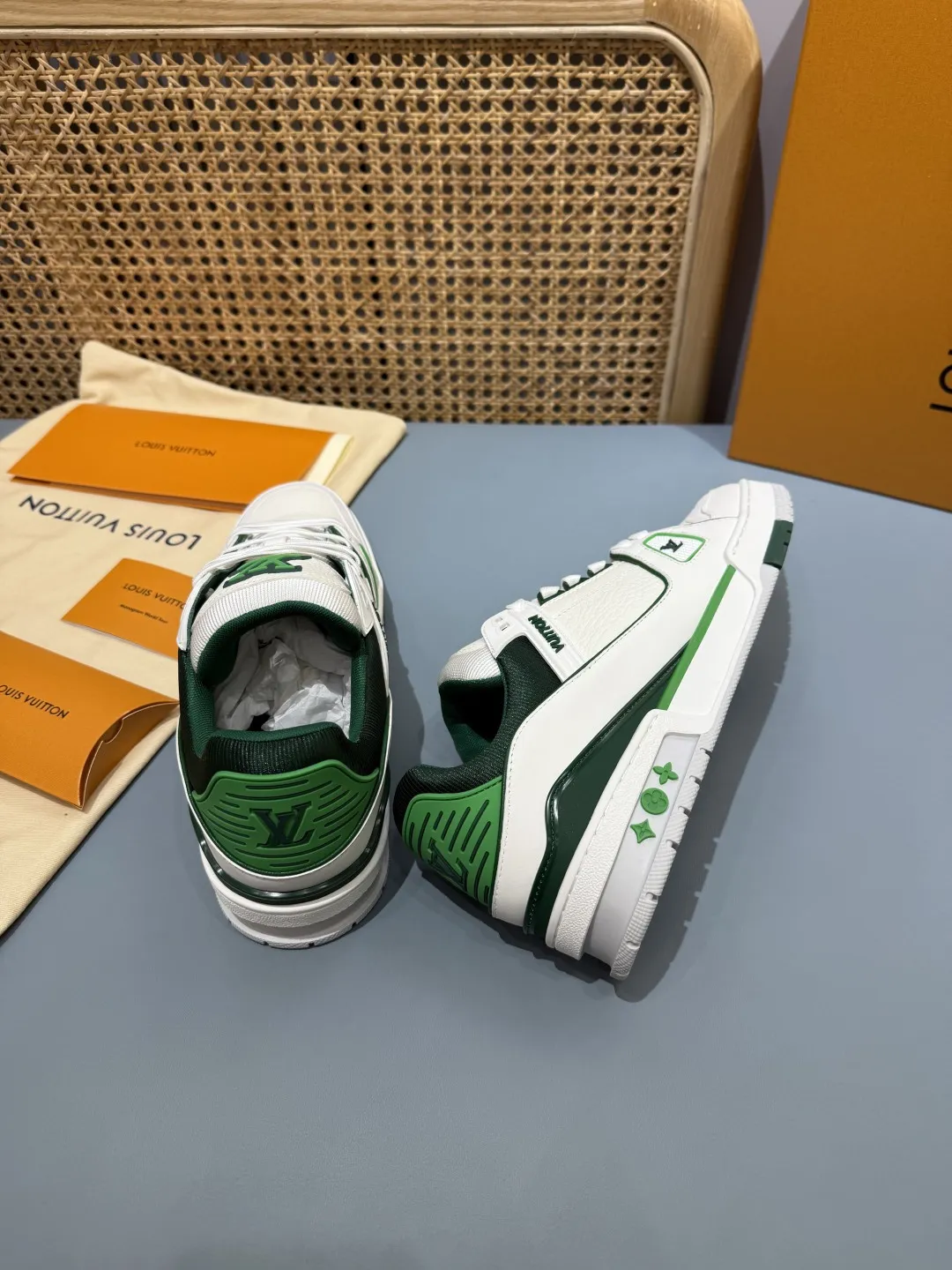 Neat Louis Vuitton Trainer White Green Replica Sneakers 383