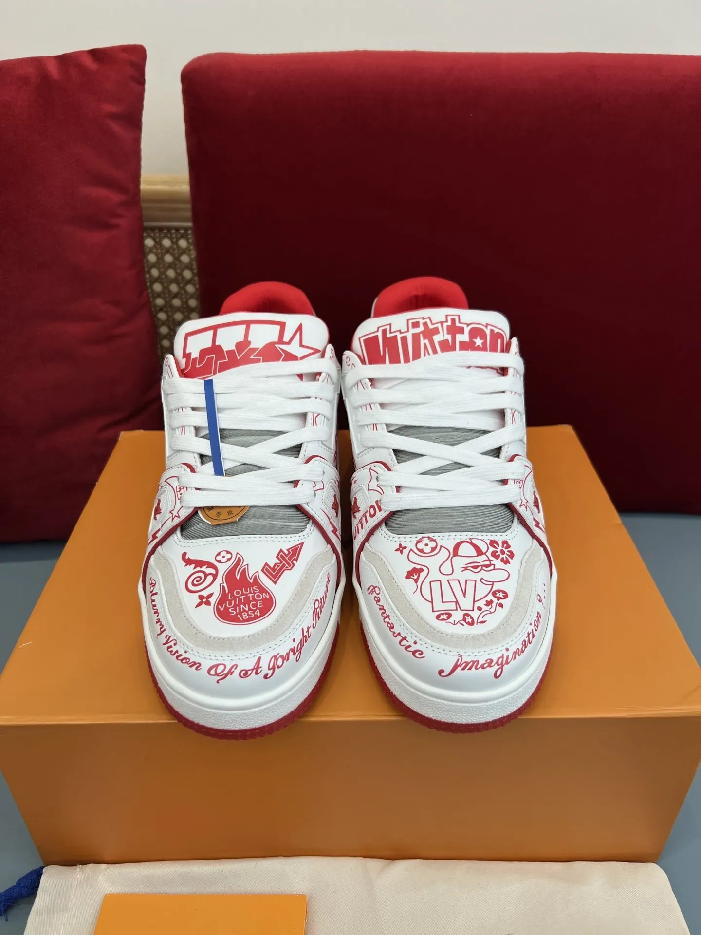 Louis Vuitton Trainer White Red Replica Shoes with Rep Sneakers Style Comfortable 346