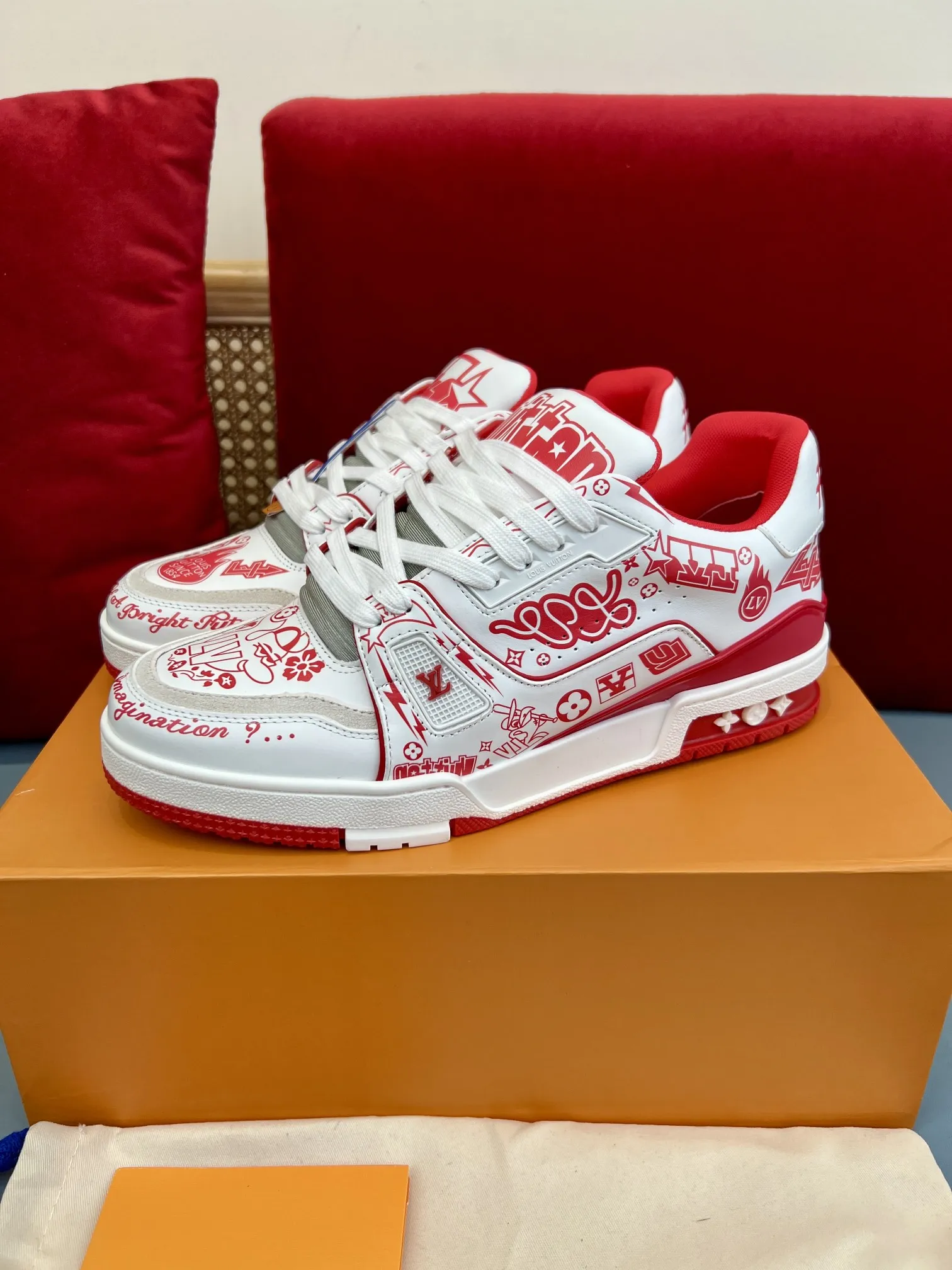 Louis Vuitton Trainer White Red Replica Shoes with Rep Sneakers Style Comfortable 346