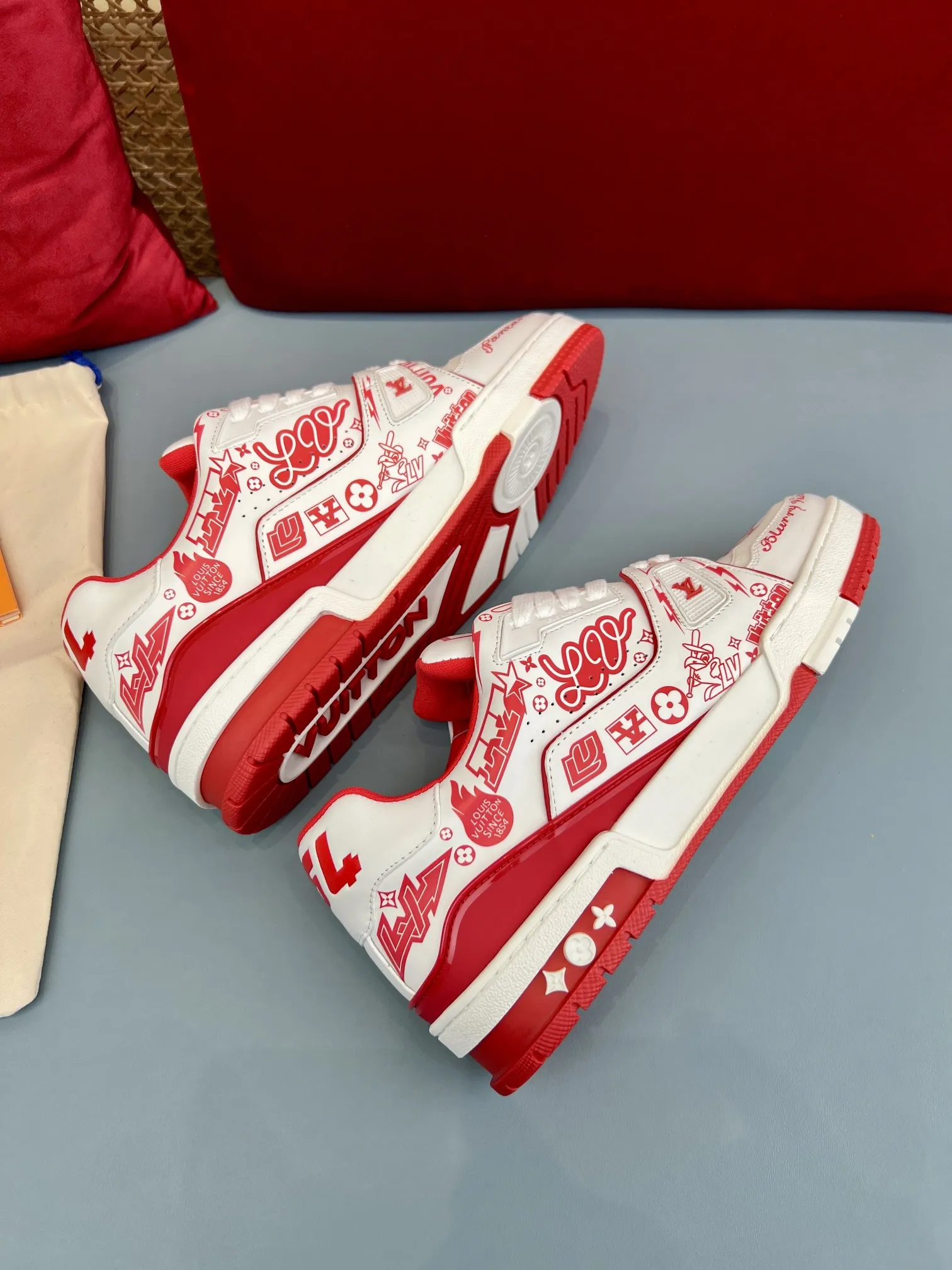 Louis Vuitton Trainer White Red Replica Shoes with Rep Sneakers Style Comfortable 346