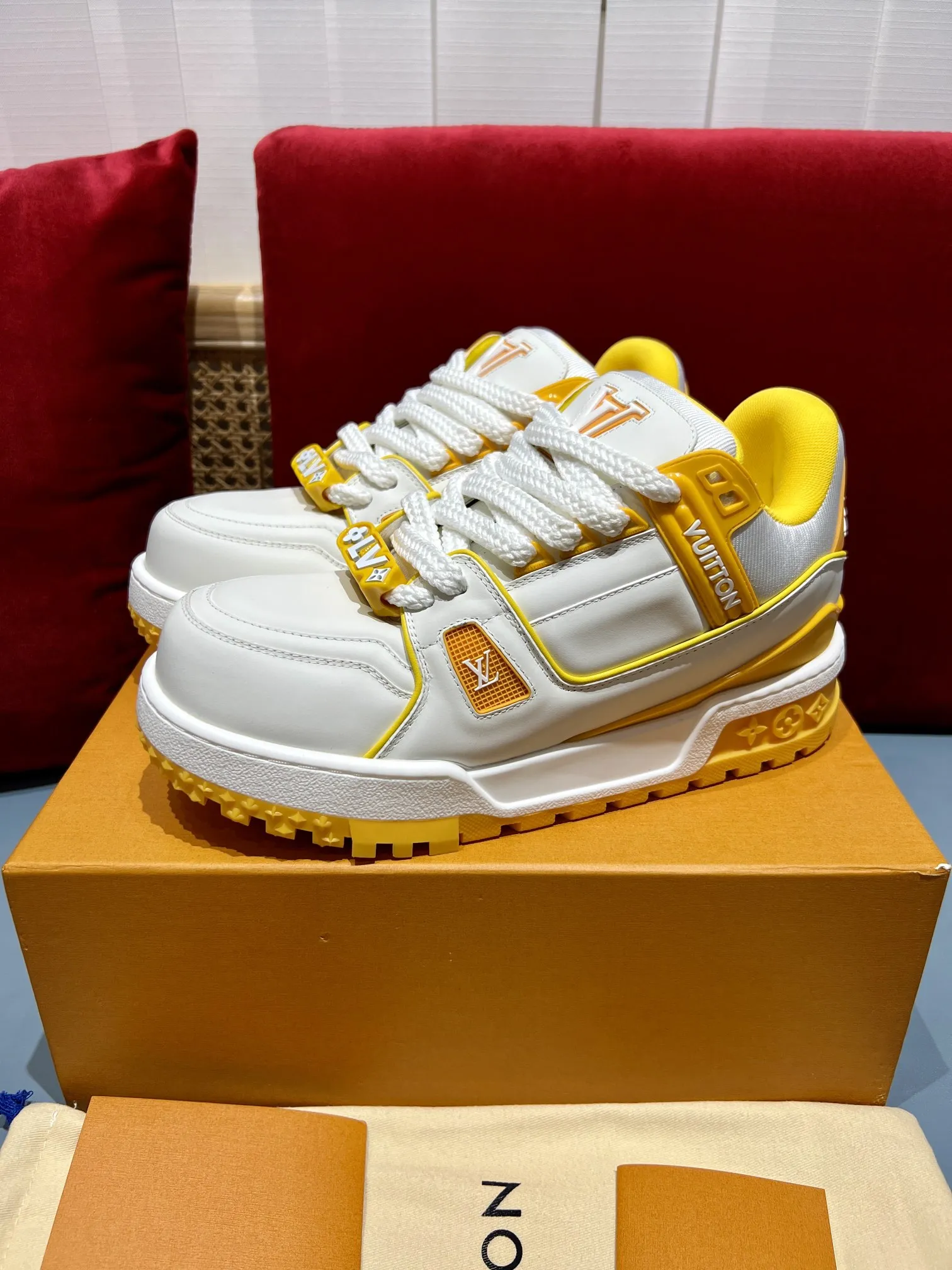 DailyWear Louis Vuitton Trainer White Yellow Replica Sneakers 360