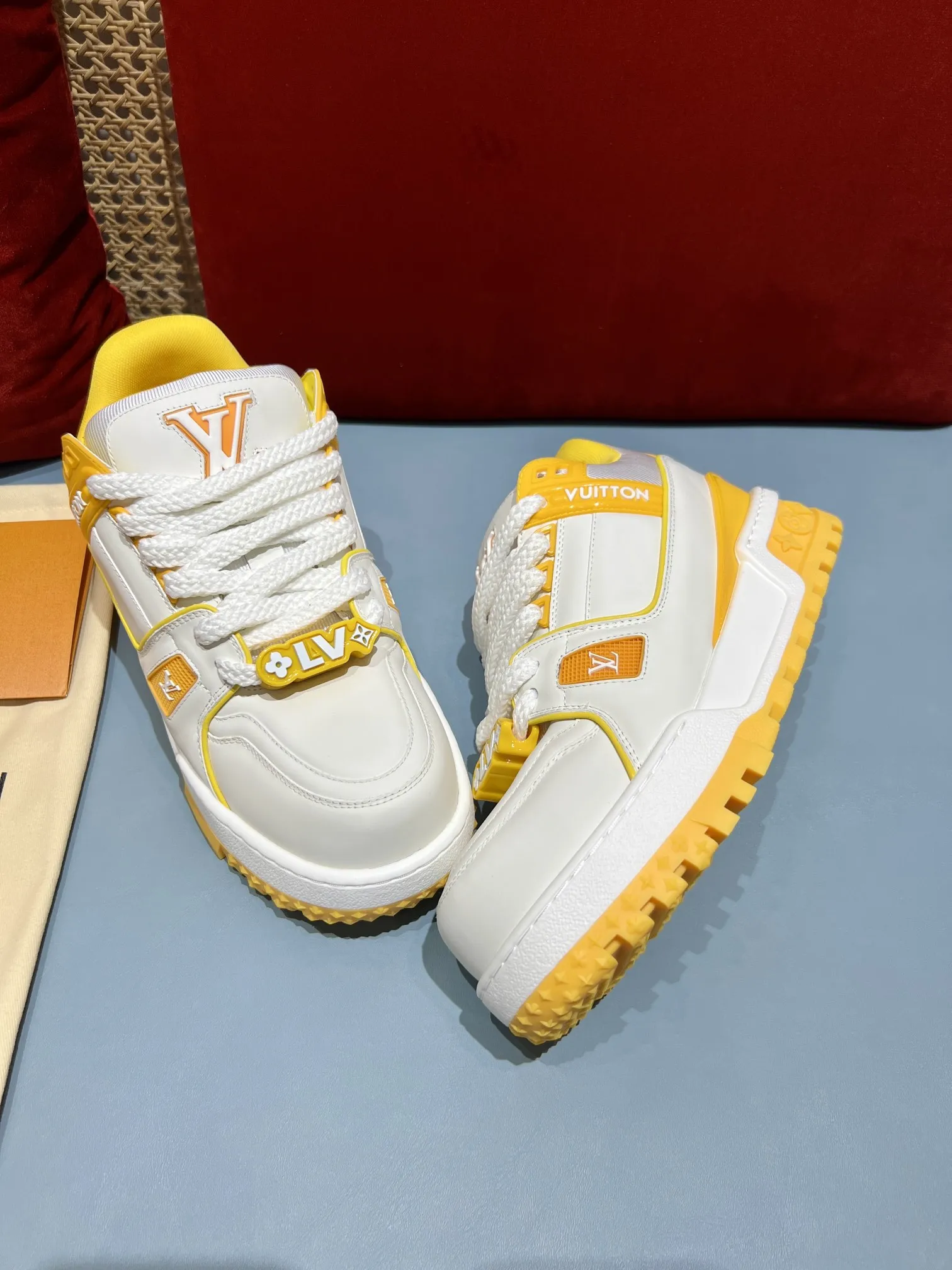 DailyWear Louis Vuitton Trainer White Yellow Replica Sneakers 360