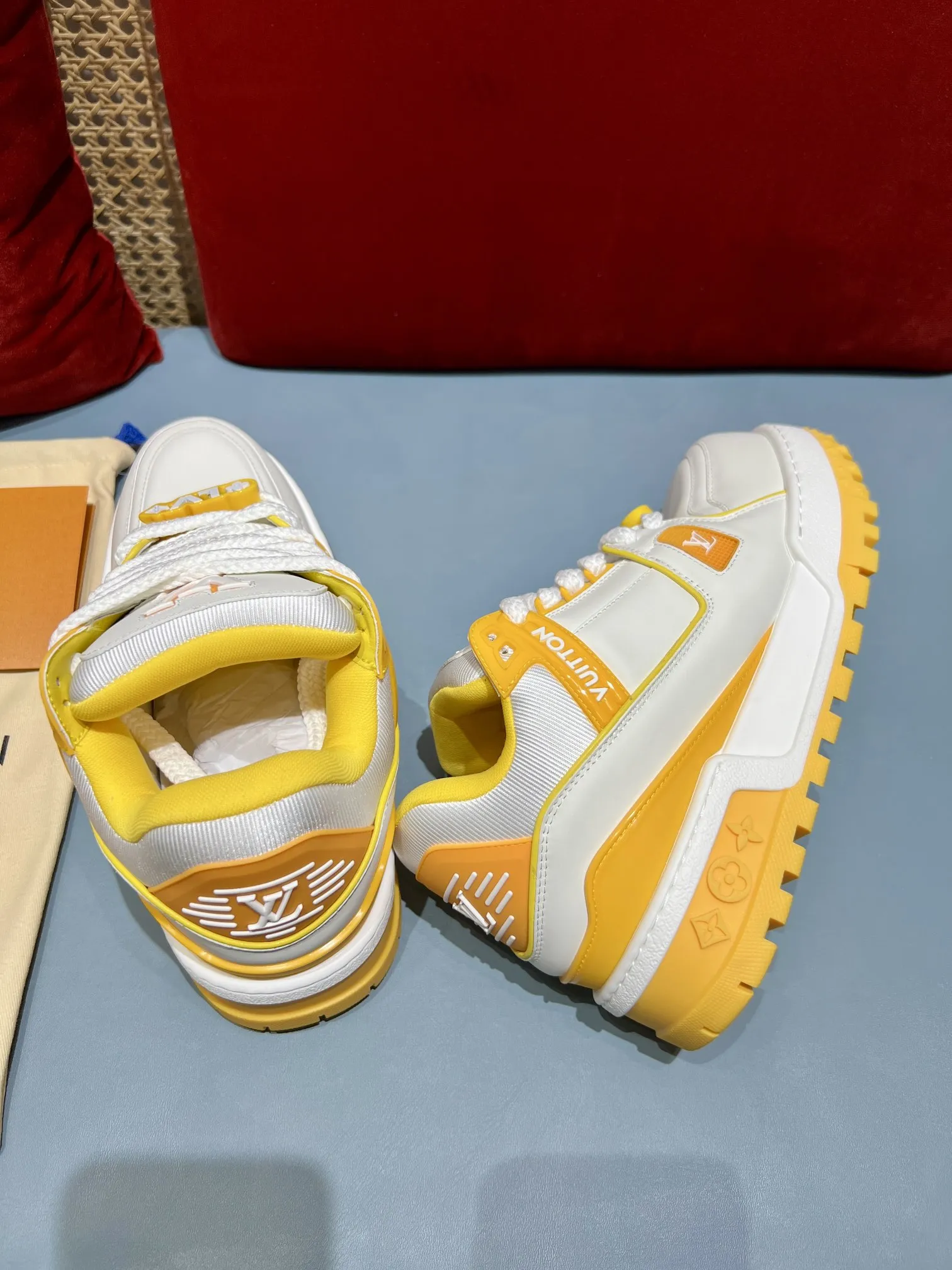 DailyWear Louis Vuitton Trainer White Yellow Replica Sneakers 360