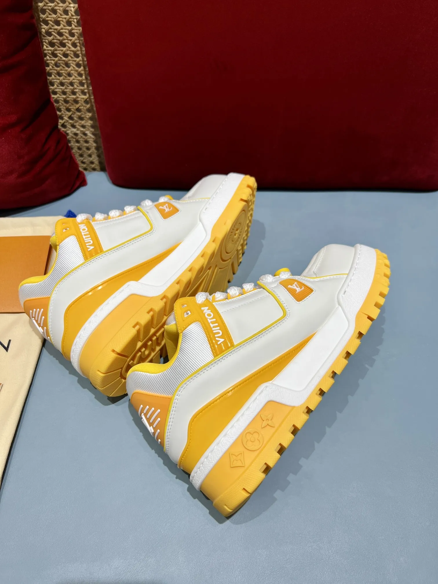 DailyWear Louis Vuitton Trainer White Yellow Replica Sneakers 360