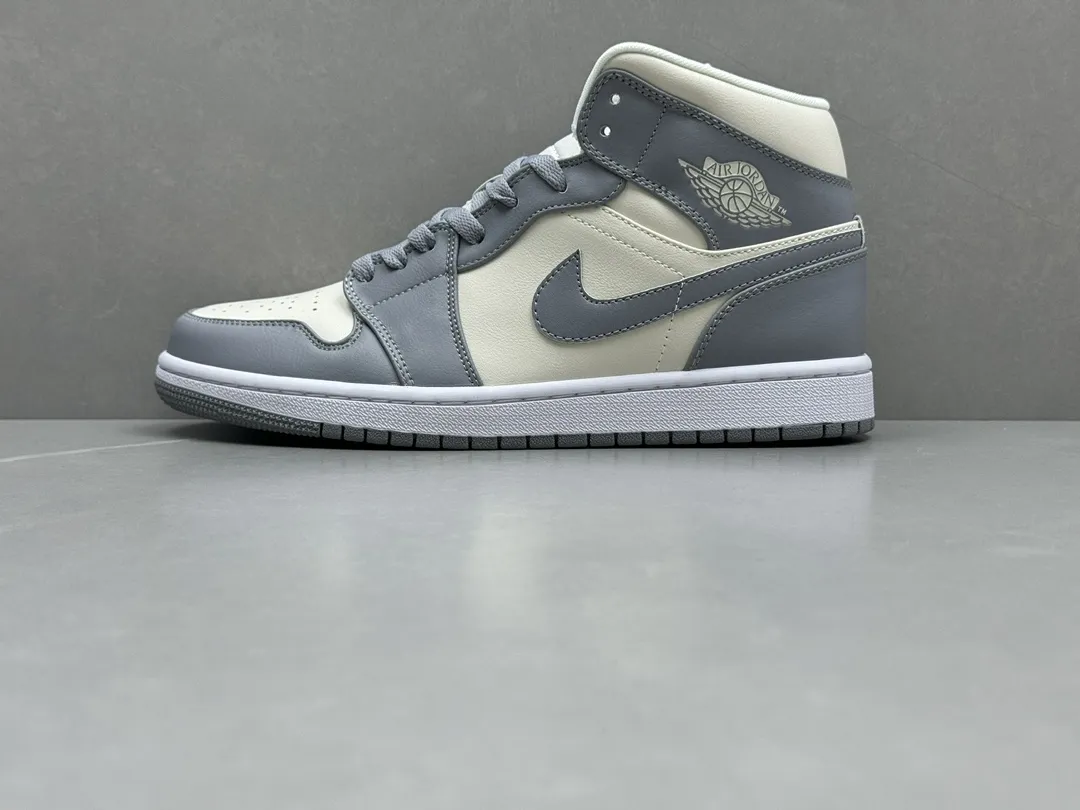 Fashionable Nike AJ1 Mid Grey White Basketball Shoes – Rep Shoes & Replica Nike Sneakers – Sizes 36-46 (Including Half Sizes 1228