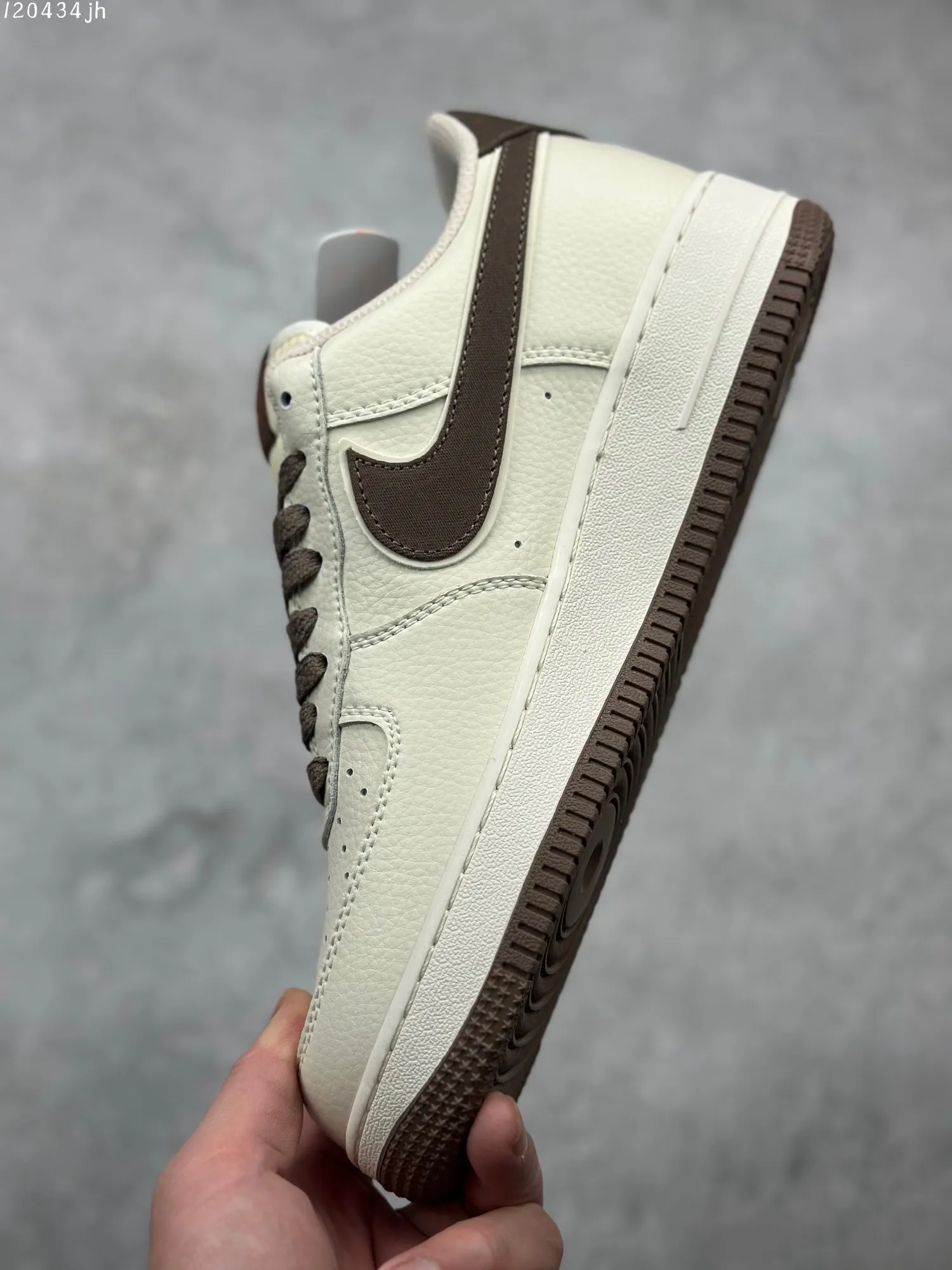 Nike Air Force 1 ’07 Low  Shoes – Brown White – Best Replica Sneakers Original Version (AA1366- Vibrant 1003