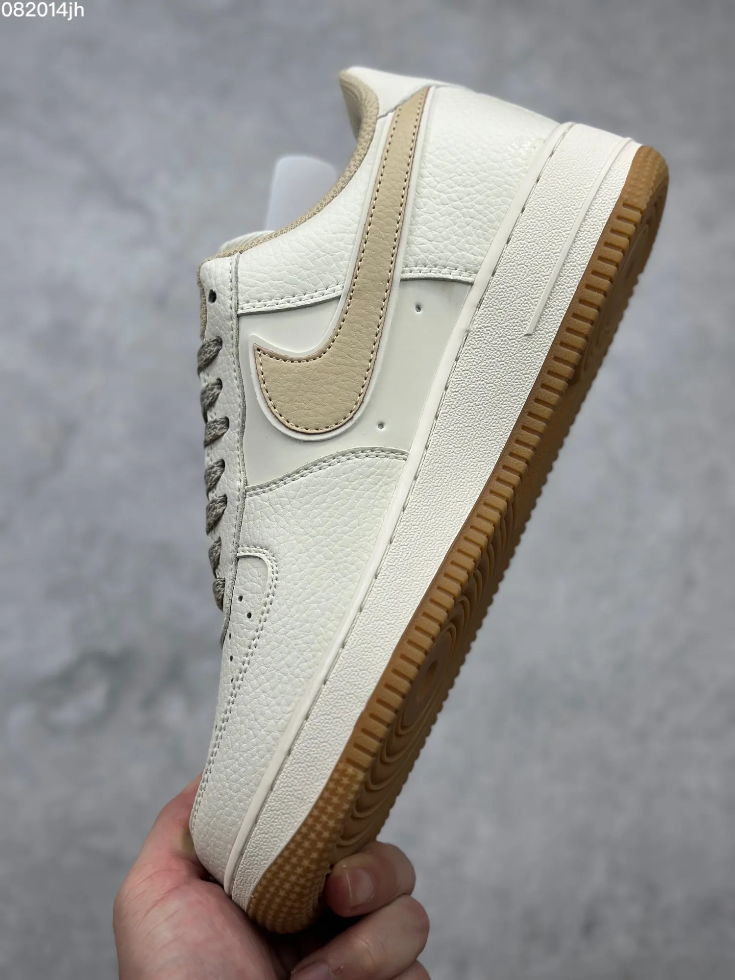 Nike Air Force 1 Low ‘Beige Gum’ – Limited Edition  Sneakers with 3M Reflective Details and Best Replica Sneakers Style Vibrant 1049