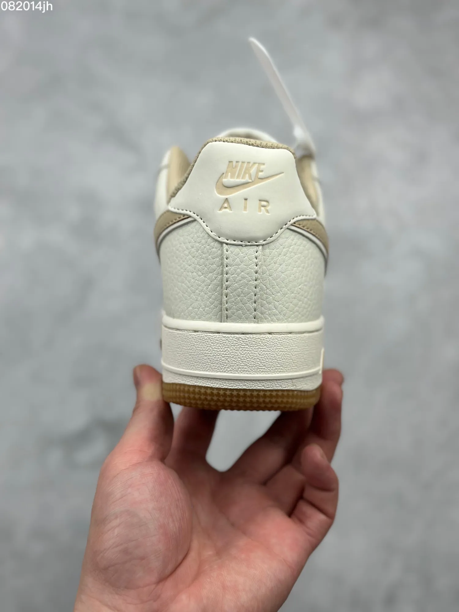 Nike Air Force 1 Low ‘Beige Gum’ – Limited Edition  Sneakers with 3M Reflective Details and Best Replica Sneakers Style Vibrant 1049