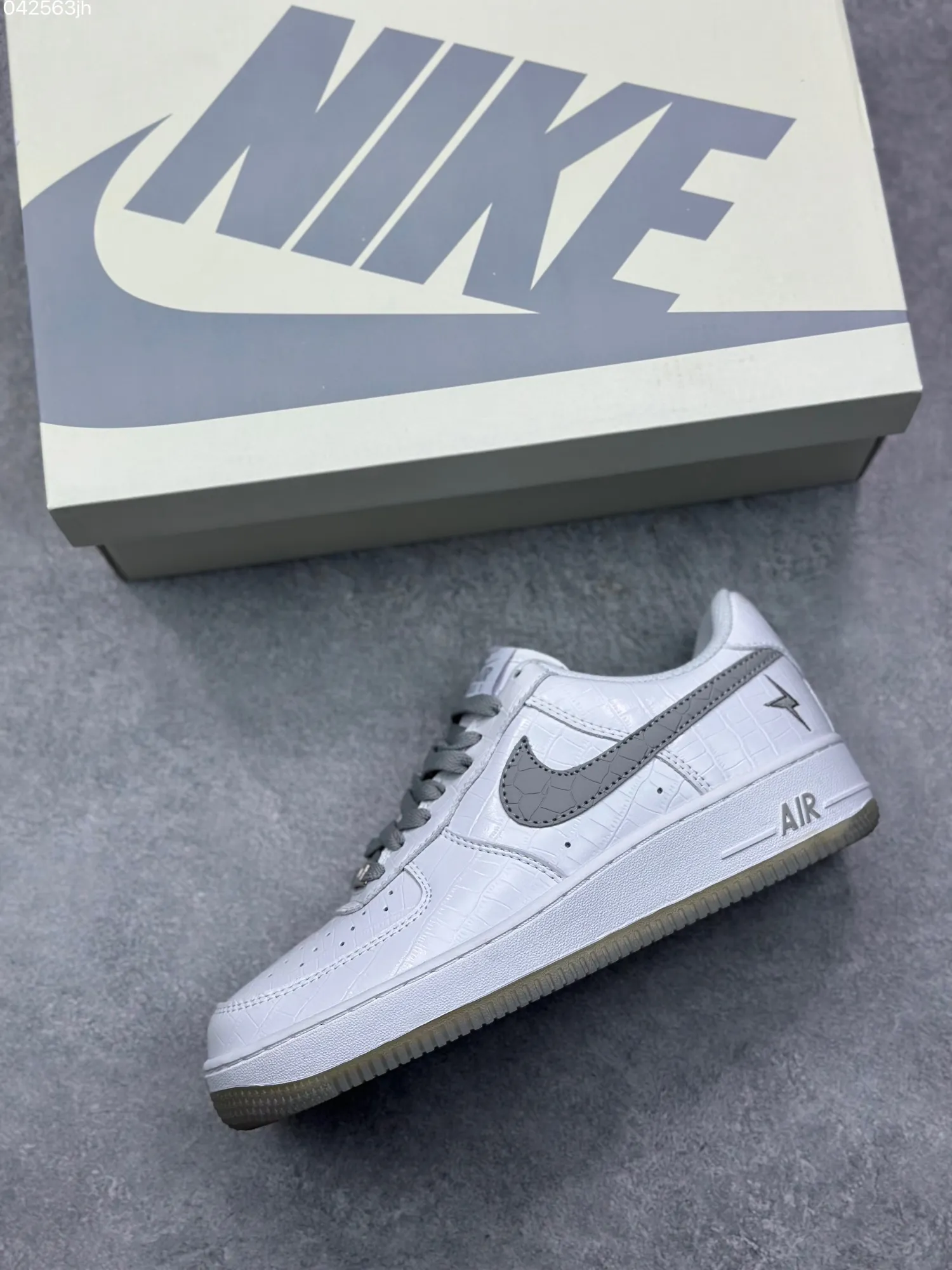 Nike Air Force 1 Low Ladainian Tomlinson – White Grey, Low-Top  Sneakers, Custom Snake Skin Leather, Crystal Sole, High Quality Rep Shoes, SKU: DD0614- StreetReady 1075