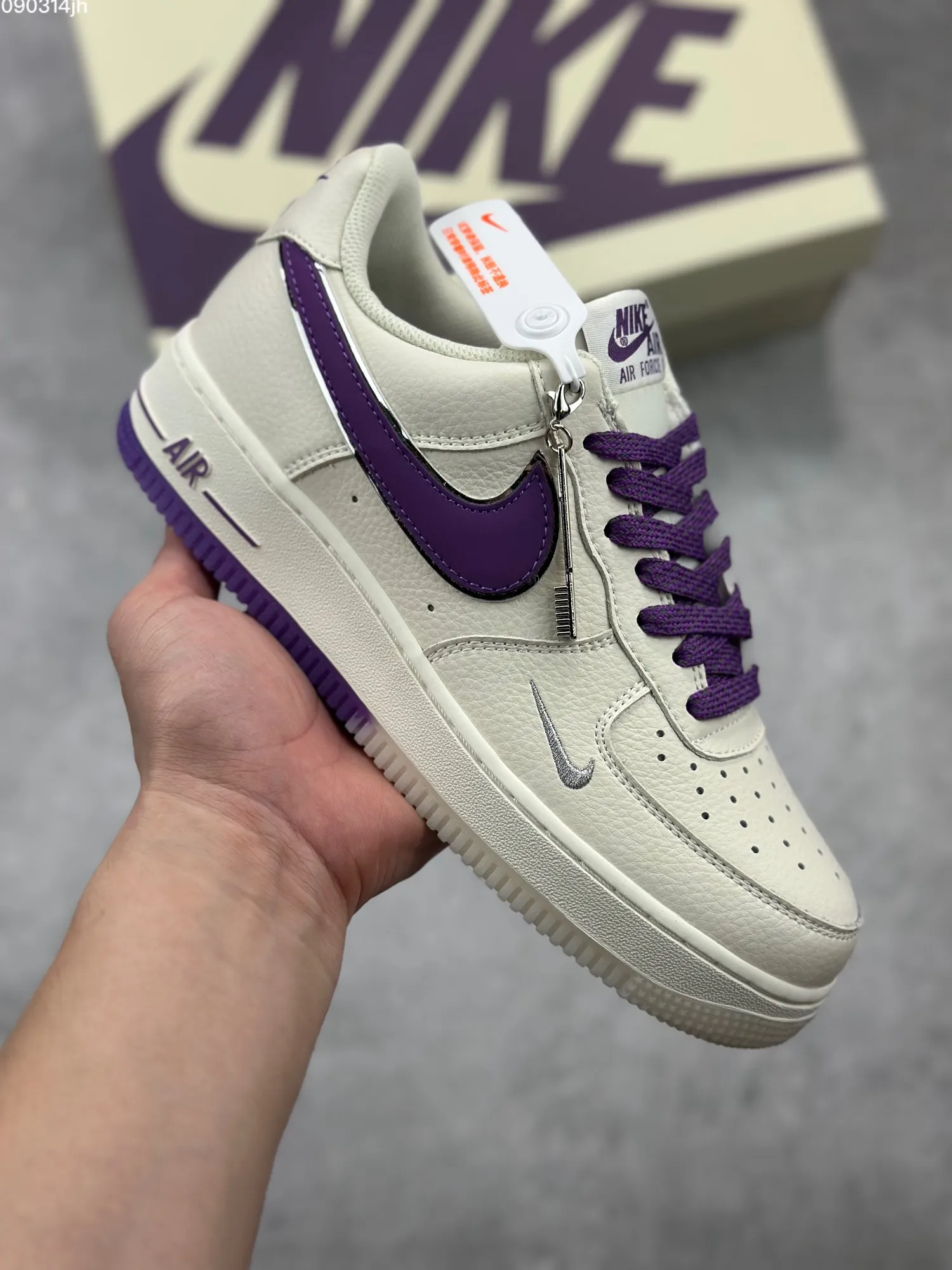 Lightweight Nike Air Force 1 Low ‘Milky Purple’ – Custom Starry Sky Low-Top Rep Shoes with 3M Reflective and Crystal Sole – Best Replica Sneakers Online 1041