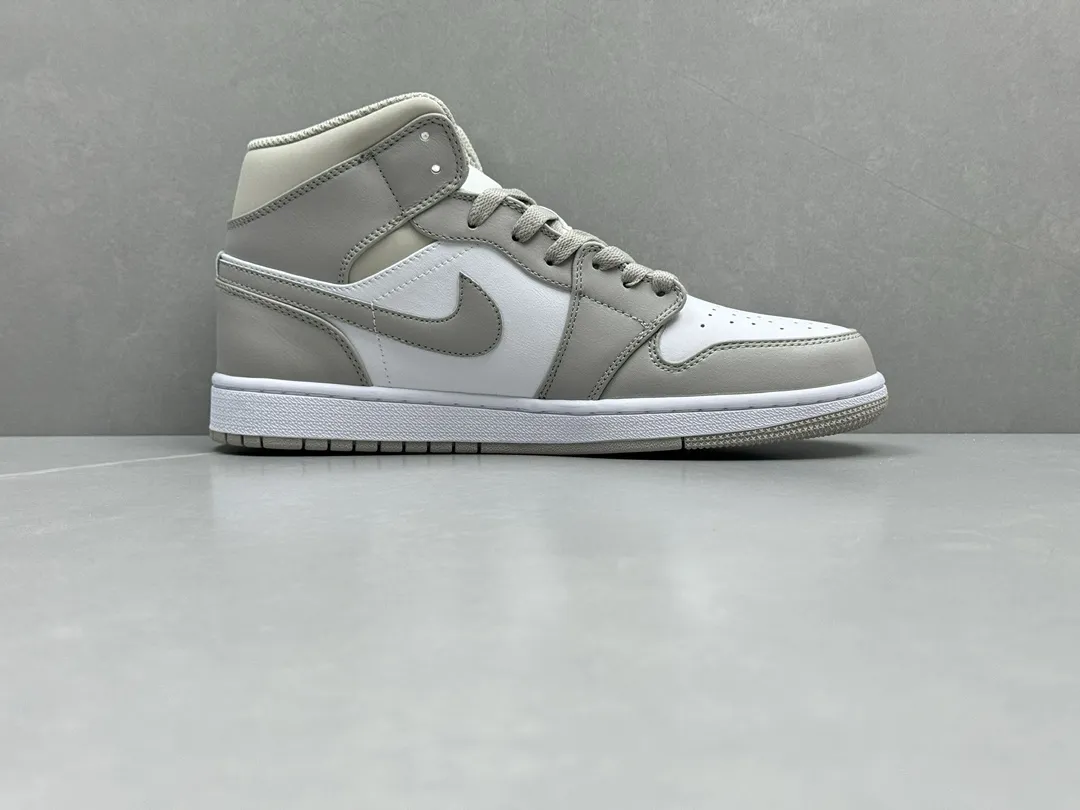 Sleek Nike Air Jordan 1 Mid ‘Light Bone’ – Authentic Version, Men’s Basketball Shoes, Replica Shoes, Nike Replica, Sizes 36-46 (Including Half Sizes 1217