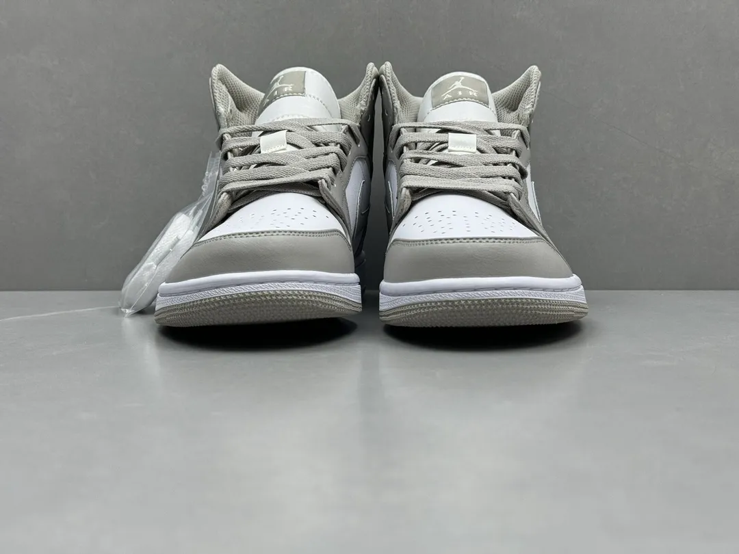 Sleek Nike Air Jordan 1 Mid ‘Light Bone’ – Authentic Version, Men’s Basketball Shoes, Replica Shoes, Nike Replica, Sizes 36-46 (Including Half Sizes 1217