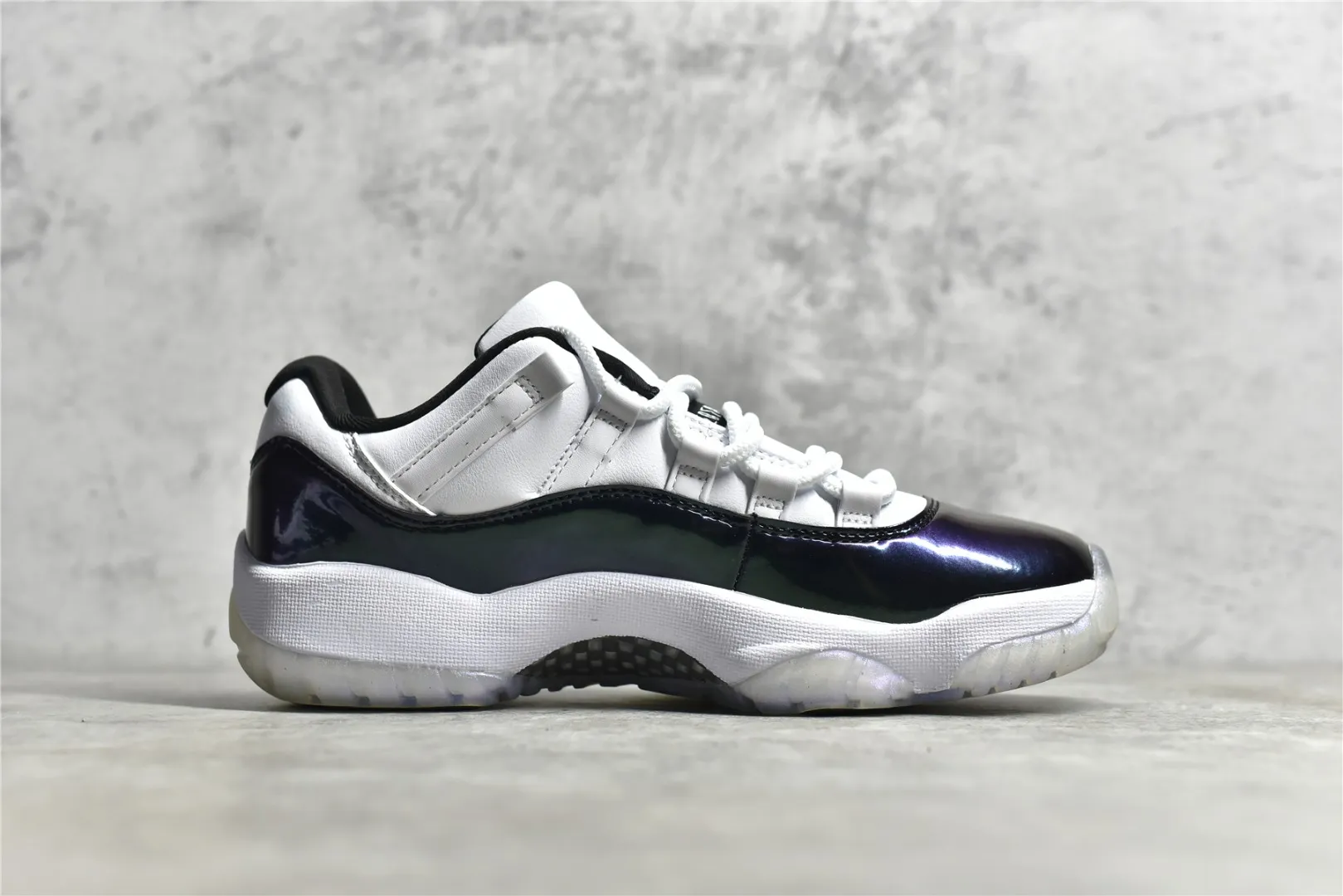 Nike Air Jordan 11 – White Black Purple – Authentic Carbon Fiber Edition with High Quality Replica Design Youthful 1093