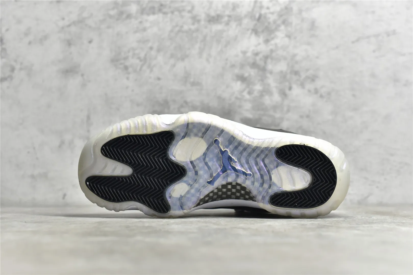Nike Air Jordan 11 – White Black Purple – Authentic Carbon Fiber Edition with High Quality Replica Design Youthful 1093