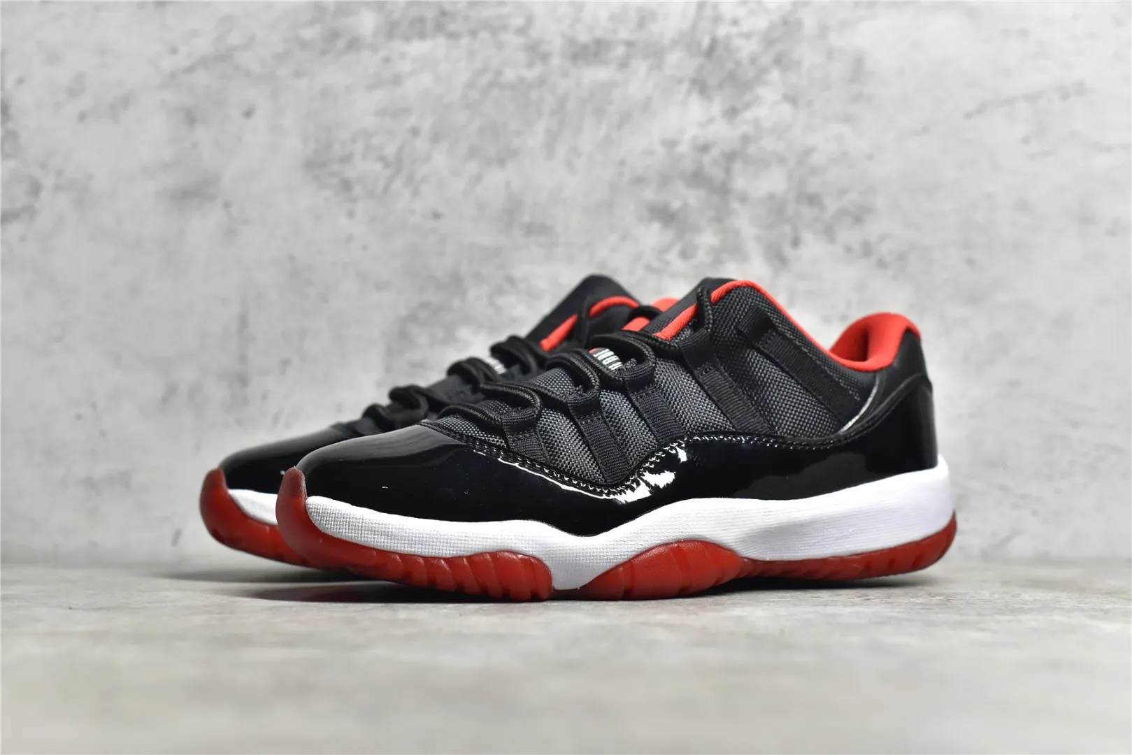 Nike Air Jordan 11 Bred – True Carbon Fiber Edition – Low Top Rep Shoes with High Quality Replica Design SmartChoice 1088