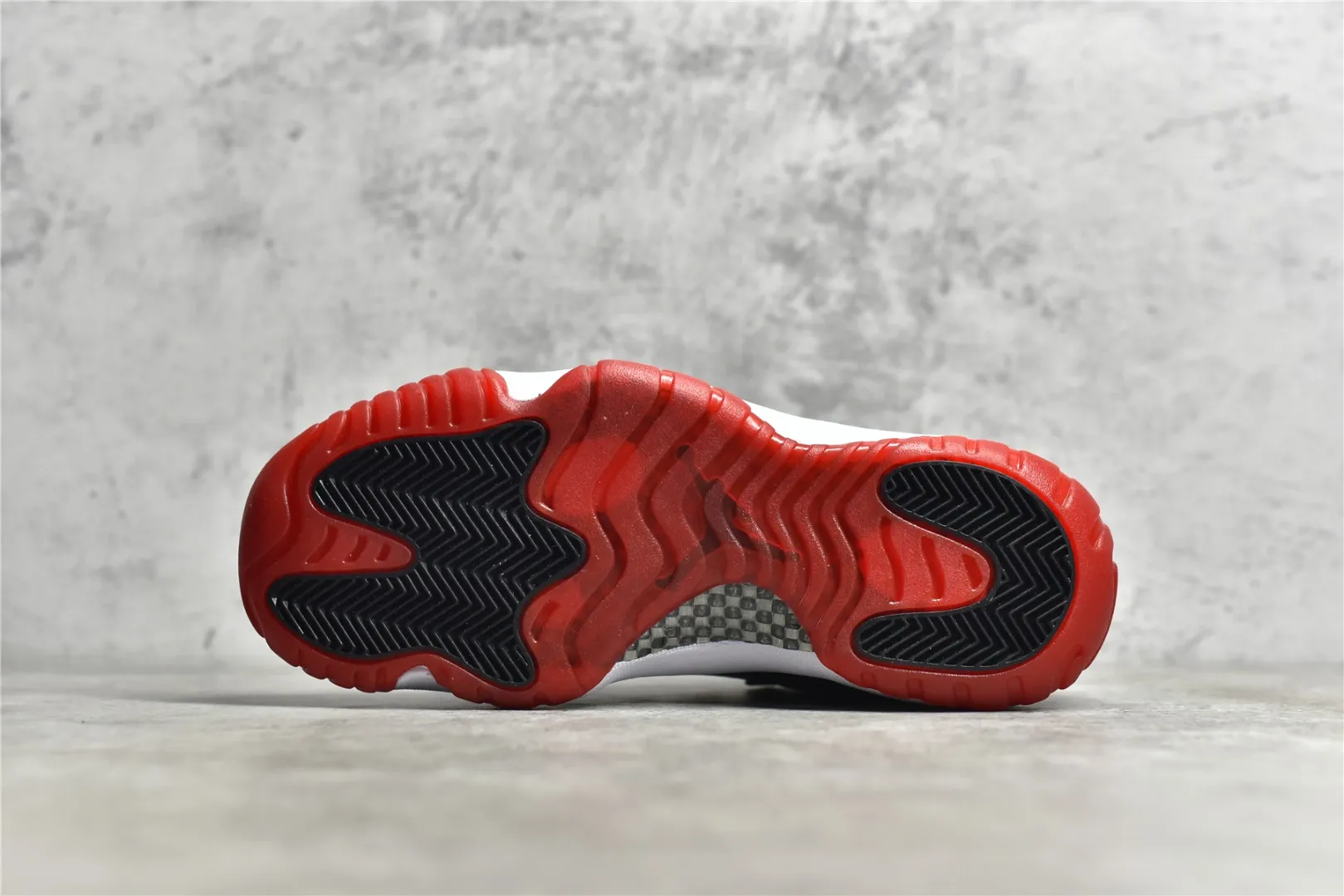 Nike Air Jordan 11 Bred – True Carbon Fiber Edition – Low Top Rep Shoes with High Quality Replica Design SmartChoice 1088