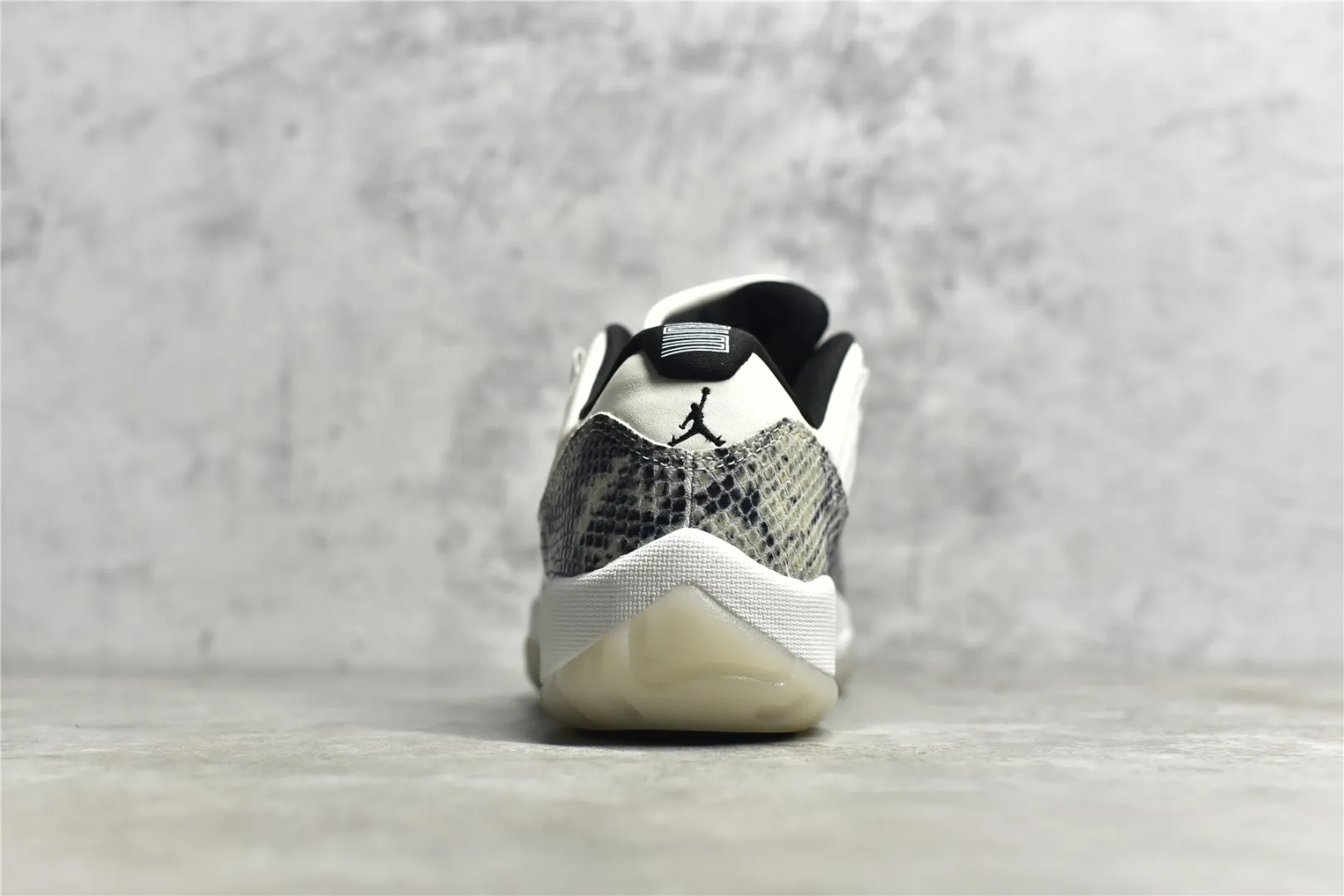 Nike Air Jordan 11 Low ‘Snakeskin’ – White Black – Authentic Carbon Fiber Edition with High Quality Replica Design Unisex 1095