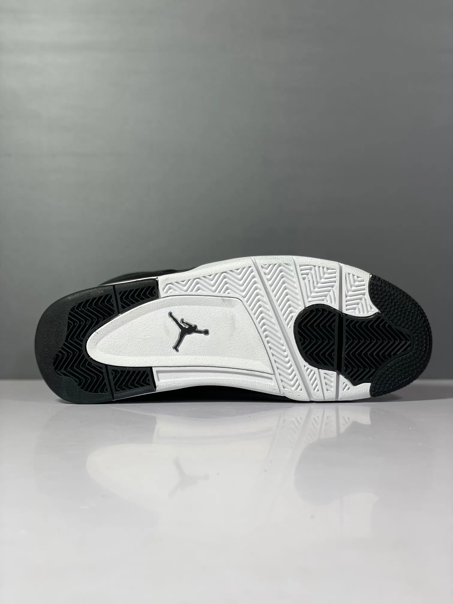 Nike Air Jordan 4 Retro Black Gold Royal Edition – Men’s Basketball Shoes with High Quality Rep Design Elegant 1144